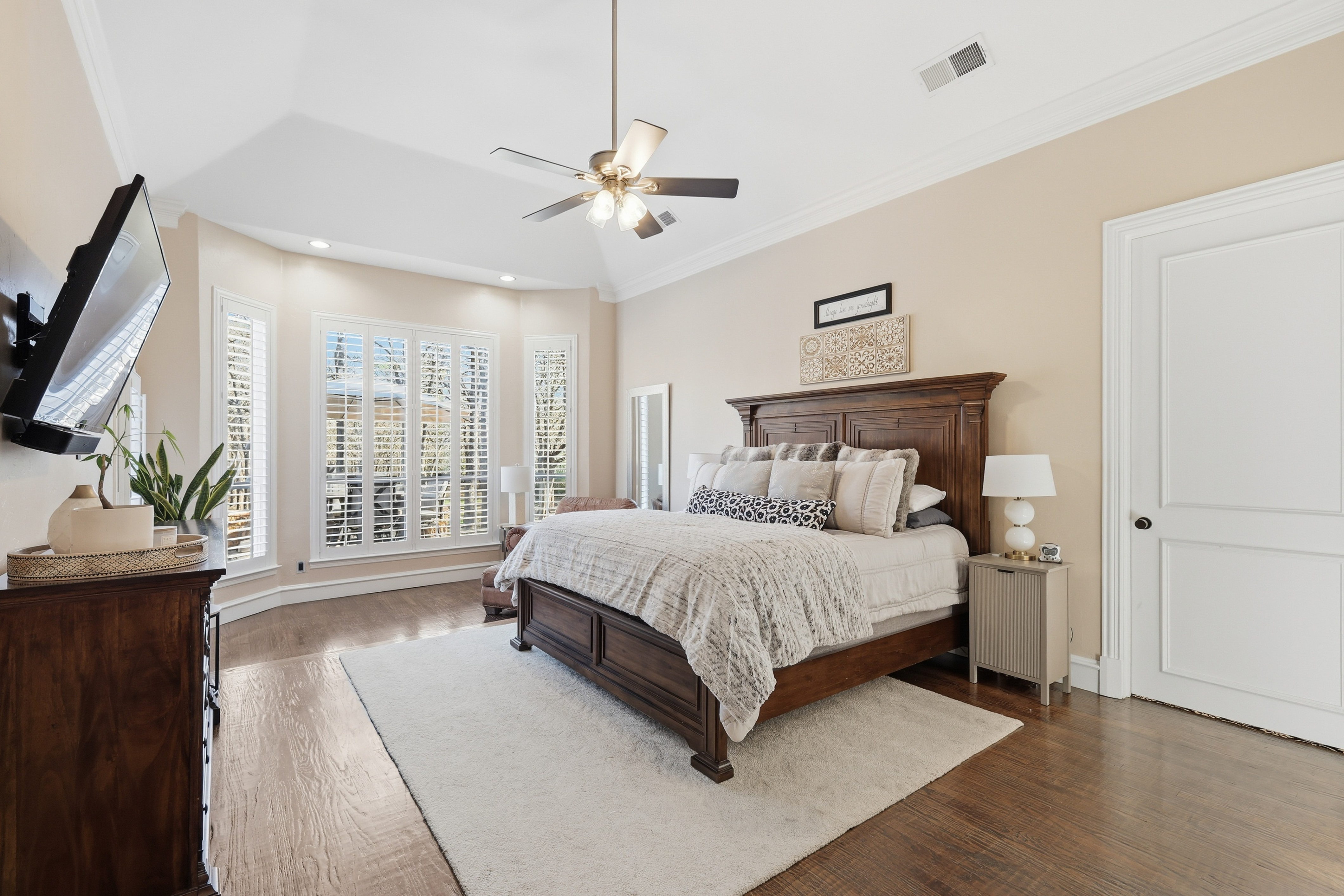  Resort-Style Estate Living on 1.9 Wooded Acres in Prestigious Shadow Wood Estate - 物件實景