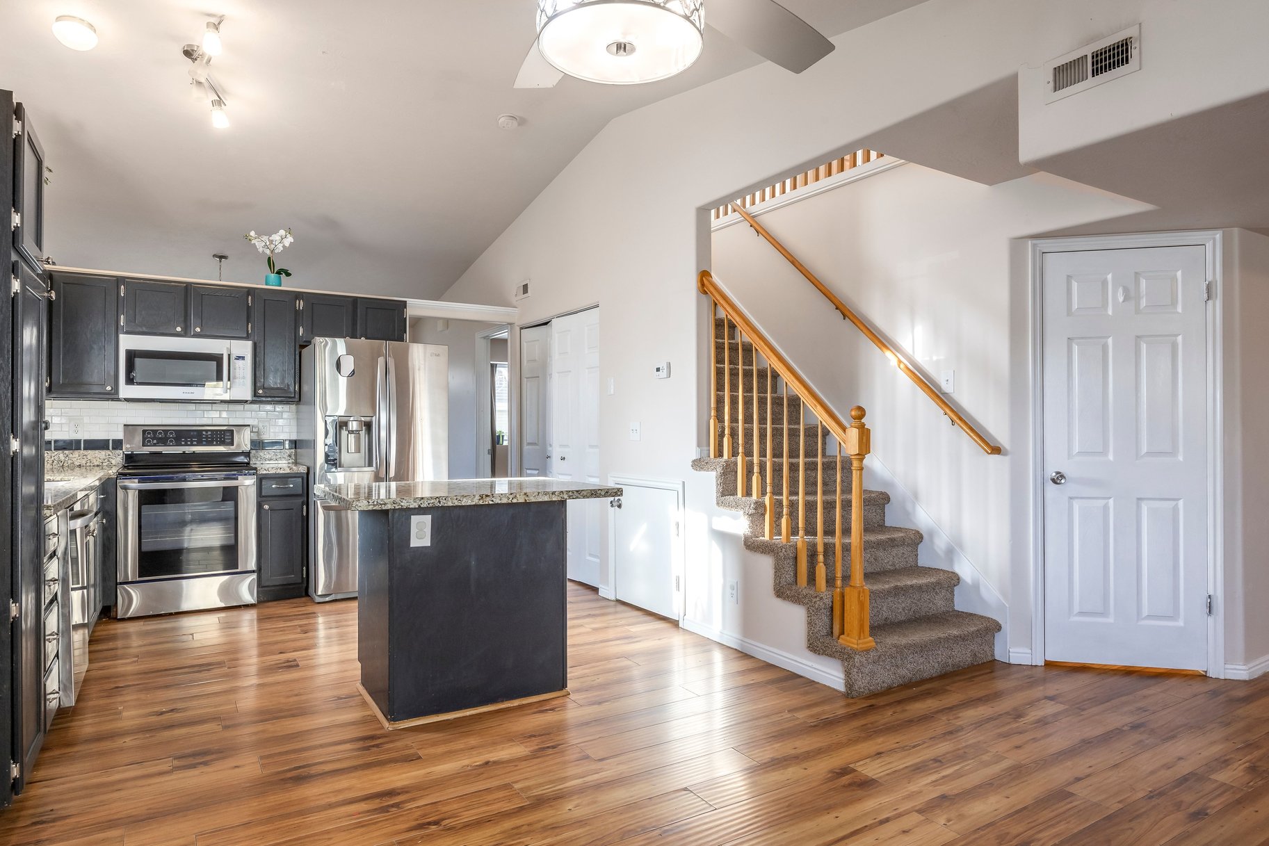  Main-Floor Primary Living with Resort-Style Amenities - 物件實景