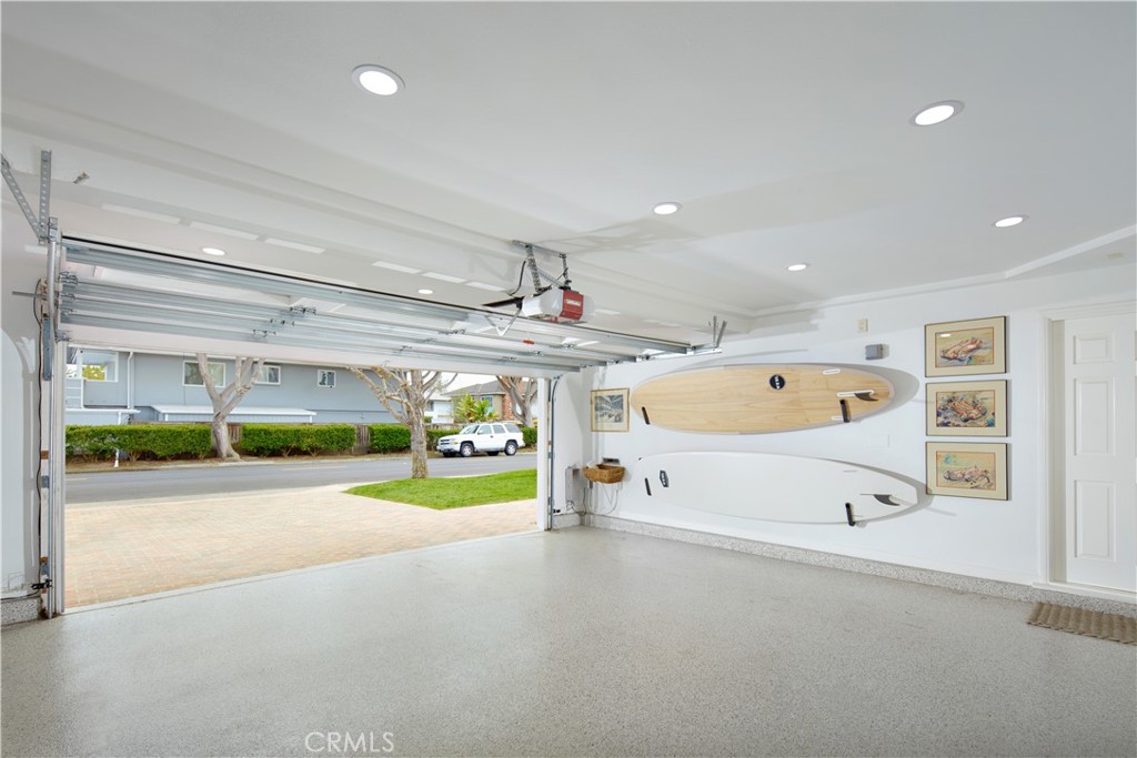 Newport Beach, California, 92660, United States, 5 Bedrooms Bedrooms, ,4 BathroomsBathrooms,Residential,For Sale,1770388