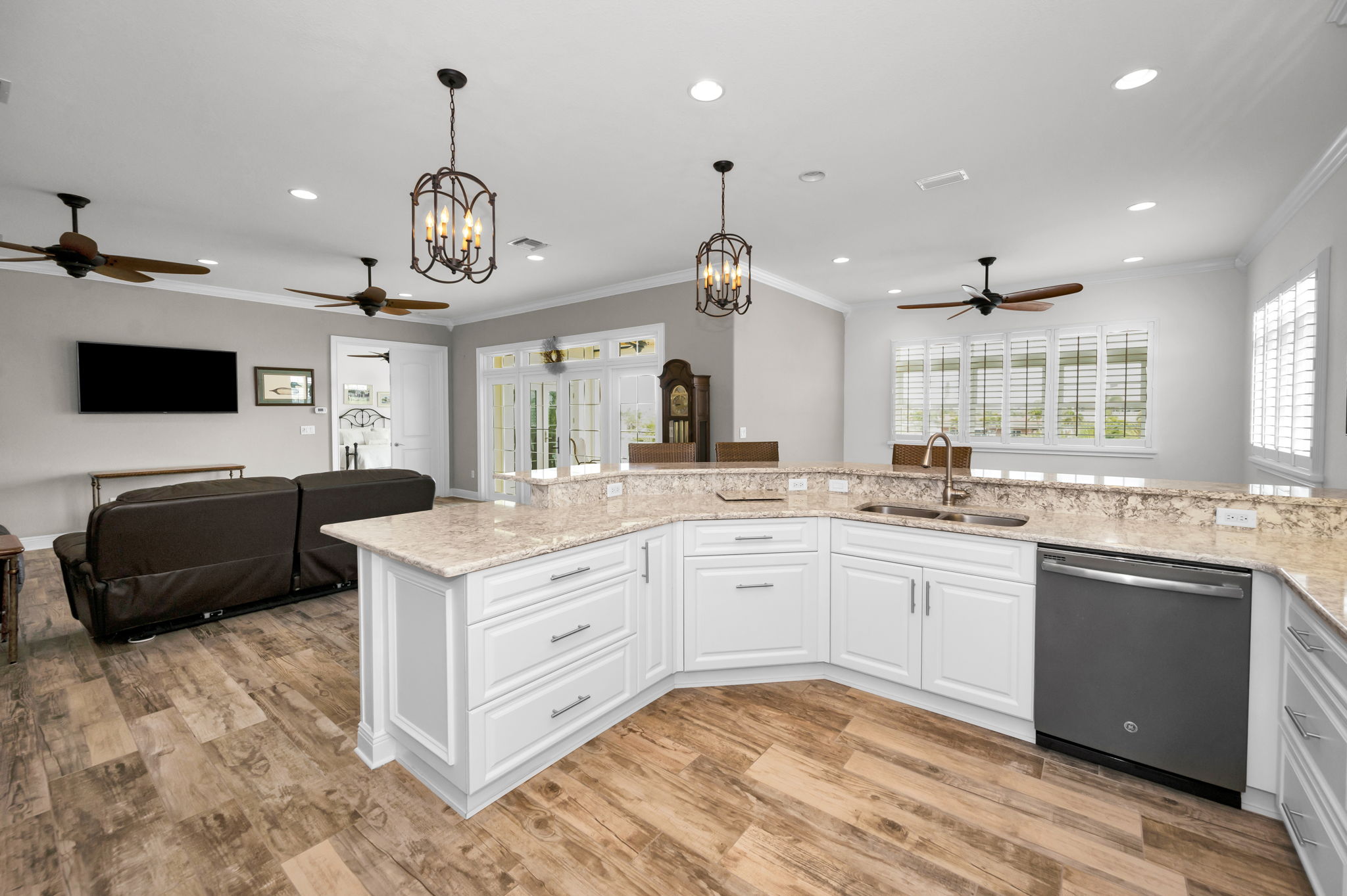 Treasure Island, Florida, 33706, United States, 3 Bedrooms Bedrooms, ,3 BathroomsBathrooms,Residential,For Sale,1974572