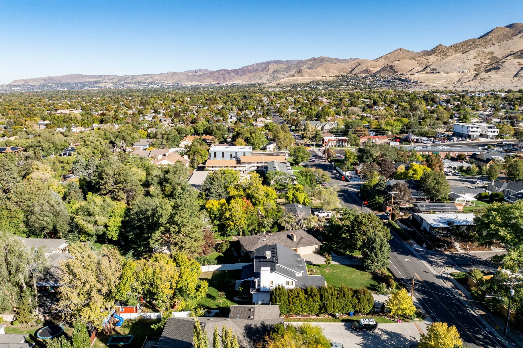  Solid Millcreek Home with Huge Workshop - 物件實景