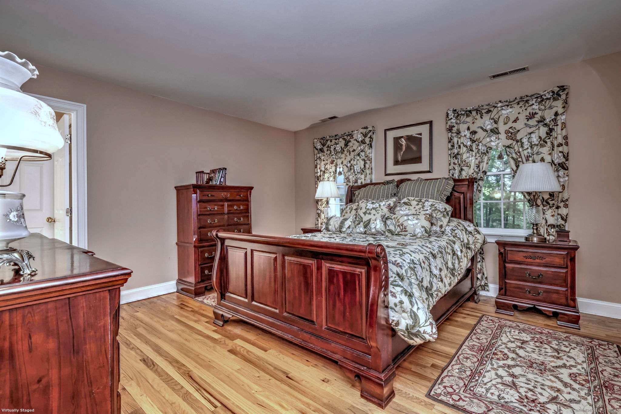 Redding, Connecticut, 06896, United States, 4 Bedrooms Bedrooms, ,5 BathroomsBathrooms,Residential,For Sale,1827564
