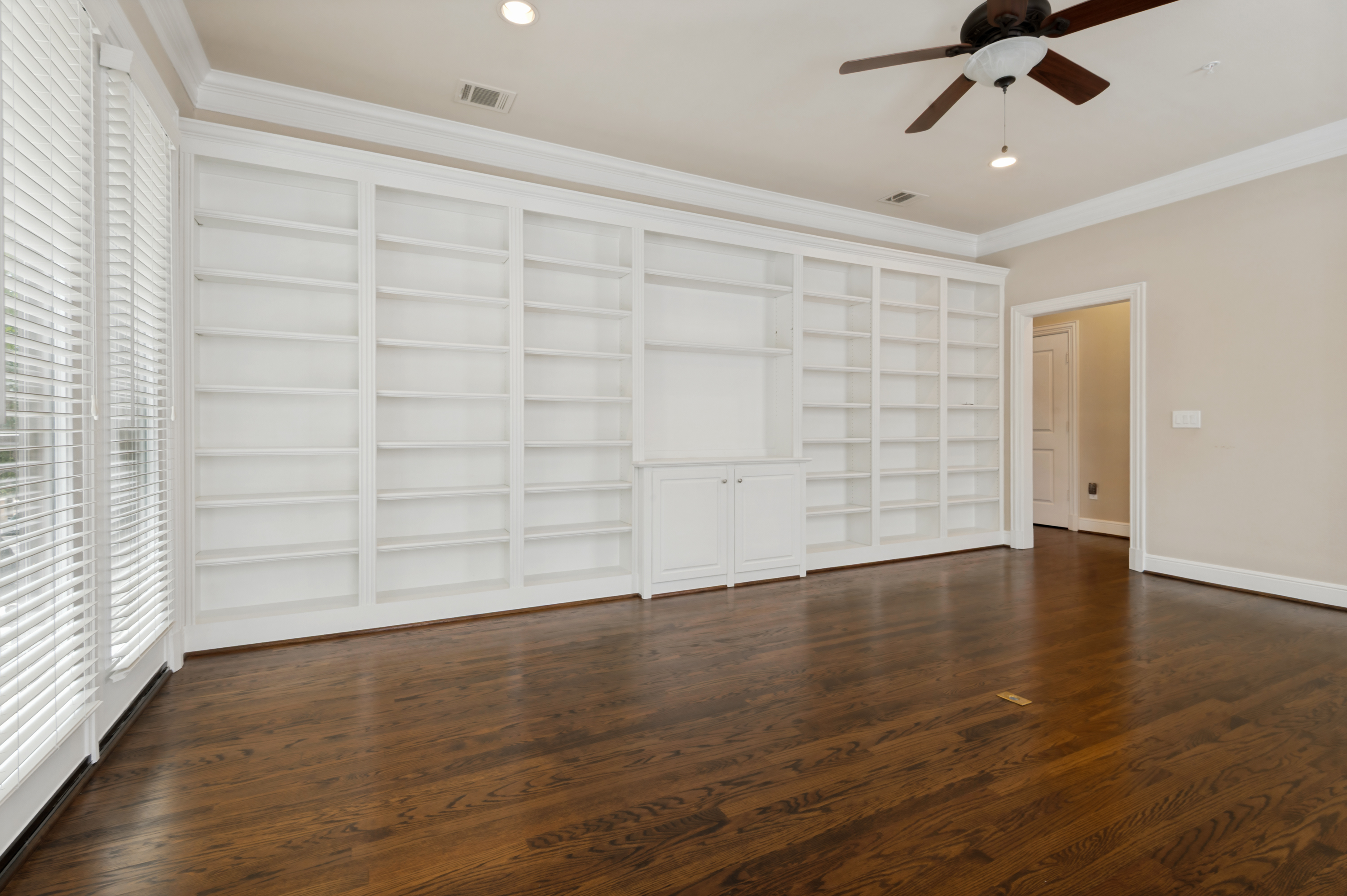  Move right in ... meticulously maintained Midrise in coveted Preston Hollow - 物件實景