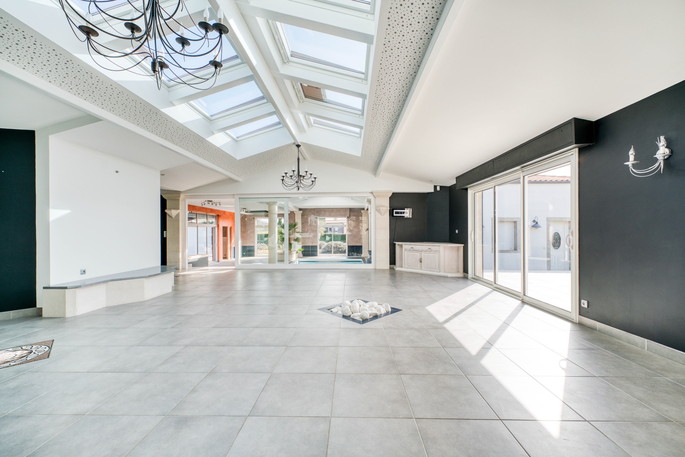  Exceptional architect-designed 533 sqm villa, with nothing but the tranquility … - 物件實景
