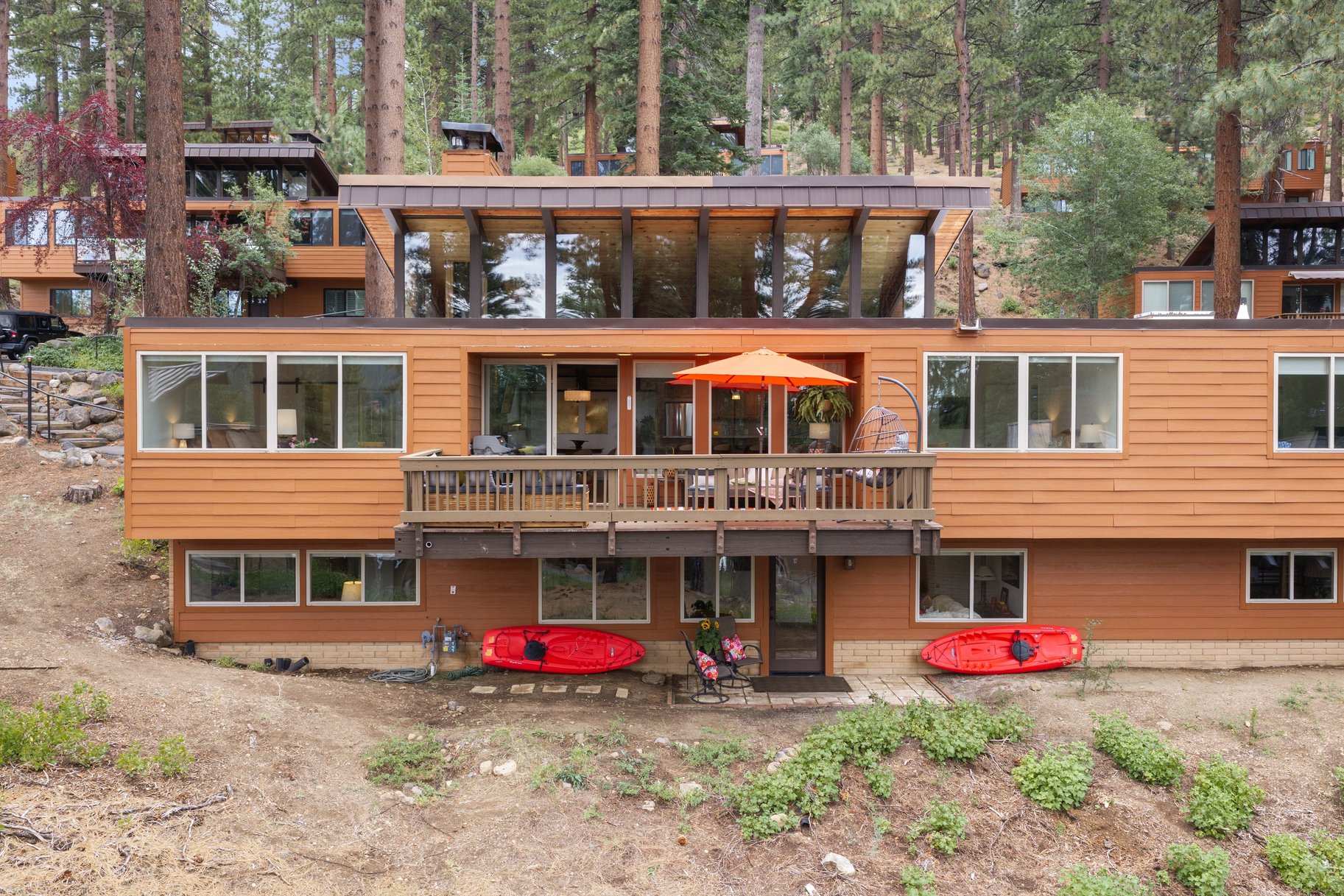  Sun-Filled Home in Incline Pines - 物件實景