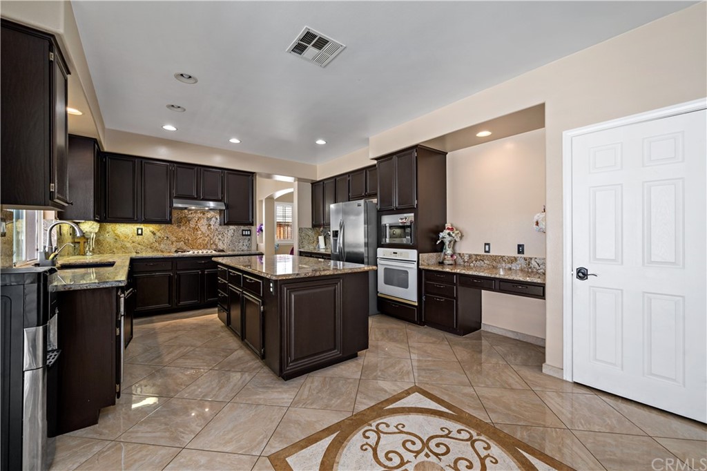 Murrieta, California, 92563, United States, 4 Bedrooms Bedrooms, ,3 BathroomsBathrooms,Residential,For Sale,1920911