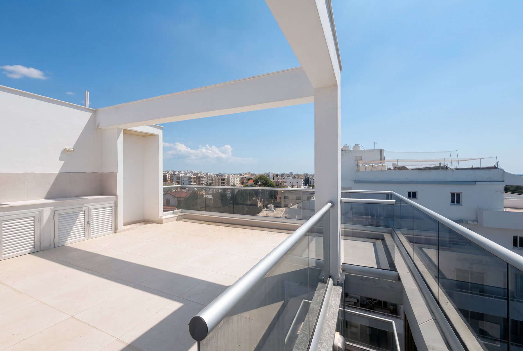  Two-Bedroom Upper-Floor Apartment with Roof Garden in Larnaca - 物件實景