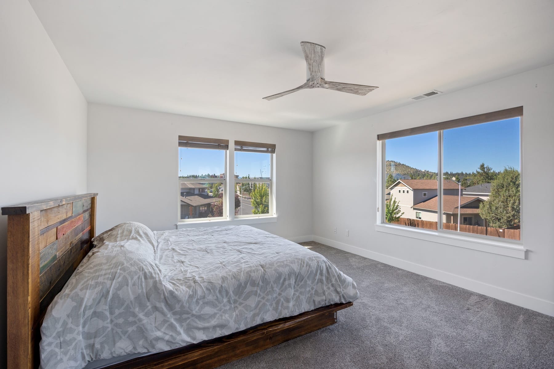  2350 NE Purcell Court Bend, OR 97701 - 物件實景