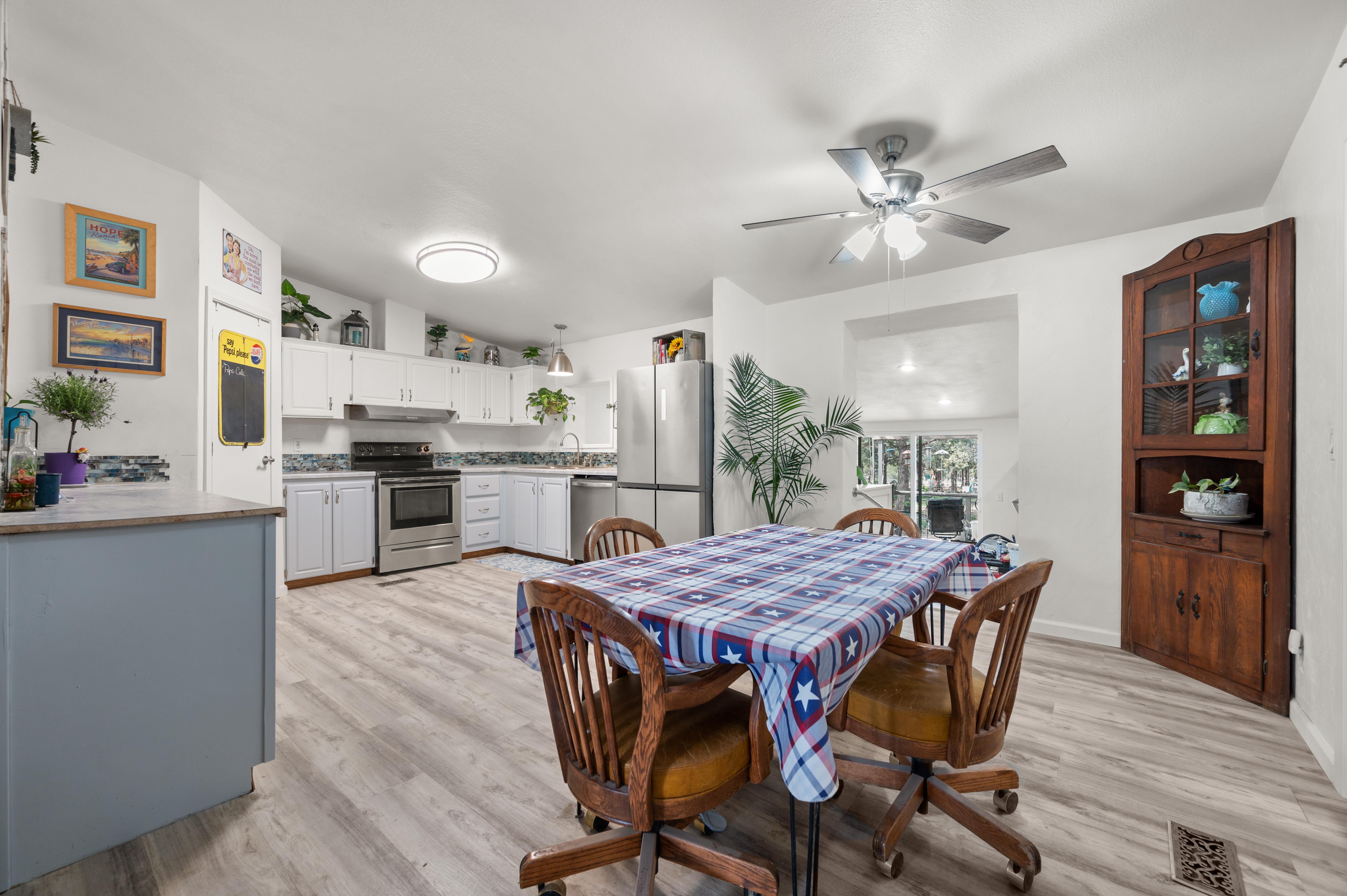 Prineville, Oregon, 97754, United States, 3 Bedrooms Bedrooms, ,2 BathroomsBathrooms,Residential,For Sale,1821437