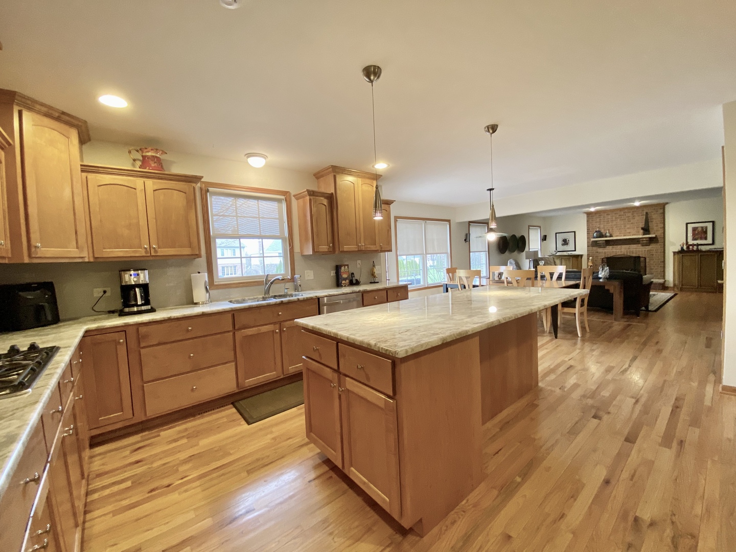 Frankfort, Illinois, 60423, United States, 5 Bedrooms Bedrooms, ,3 BathroomsBathrooms,Residential,For Sale,1923148