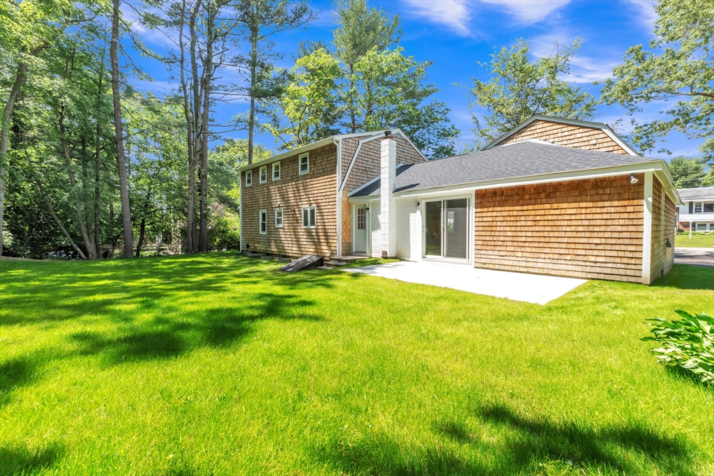 North Attleboro, Massachusetts, 02760, United States, 3 Bedrooms Bedrooms, ,Residential,For Sale,1872136