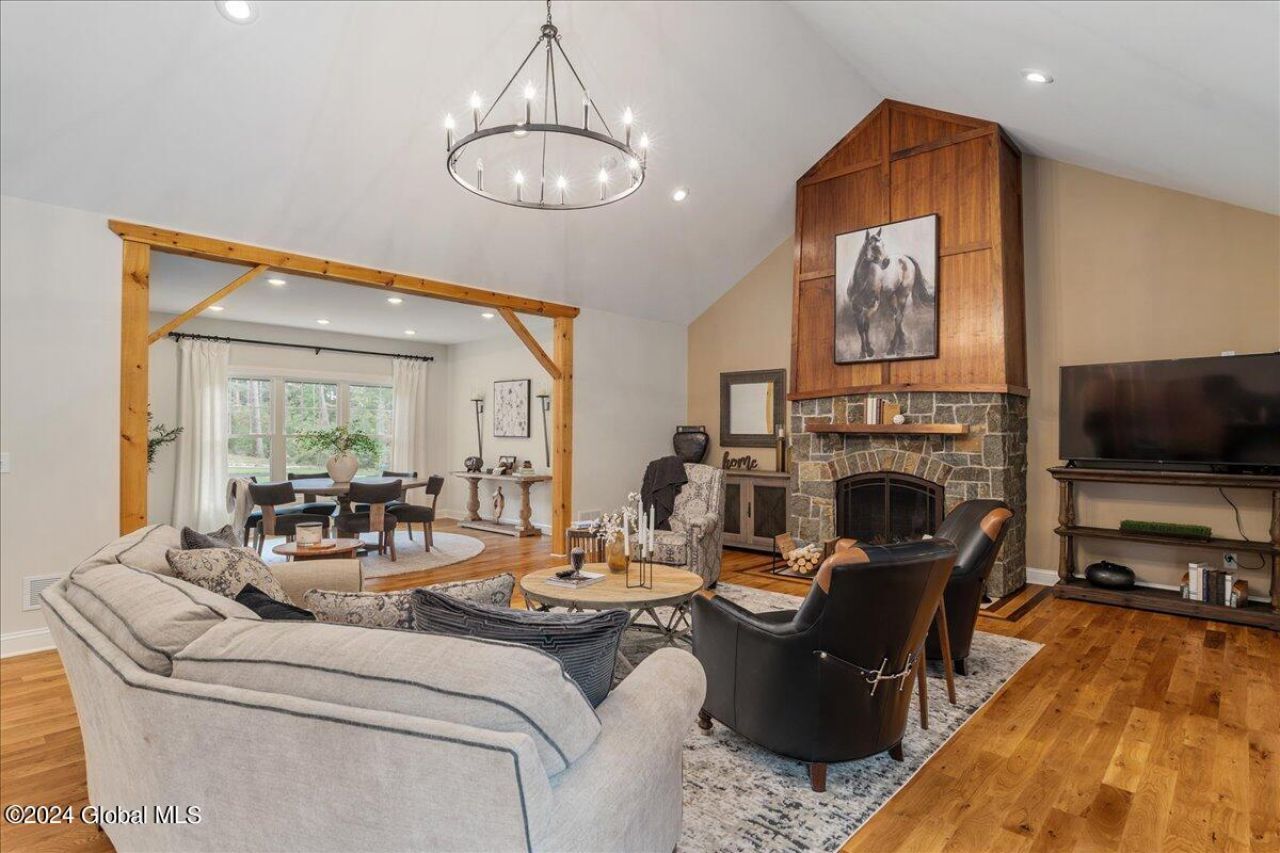 Queensbury, New York, 12804, United States, 3 Bedrooms Bedrooms, ,4 BathroomsBathrooms,Residential,For Sale,1986274