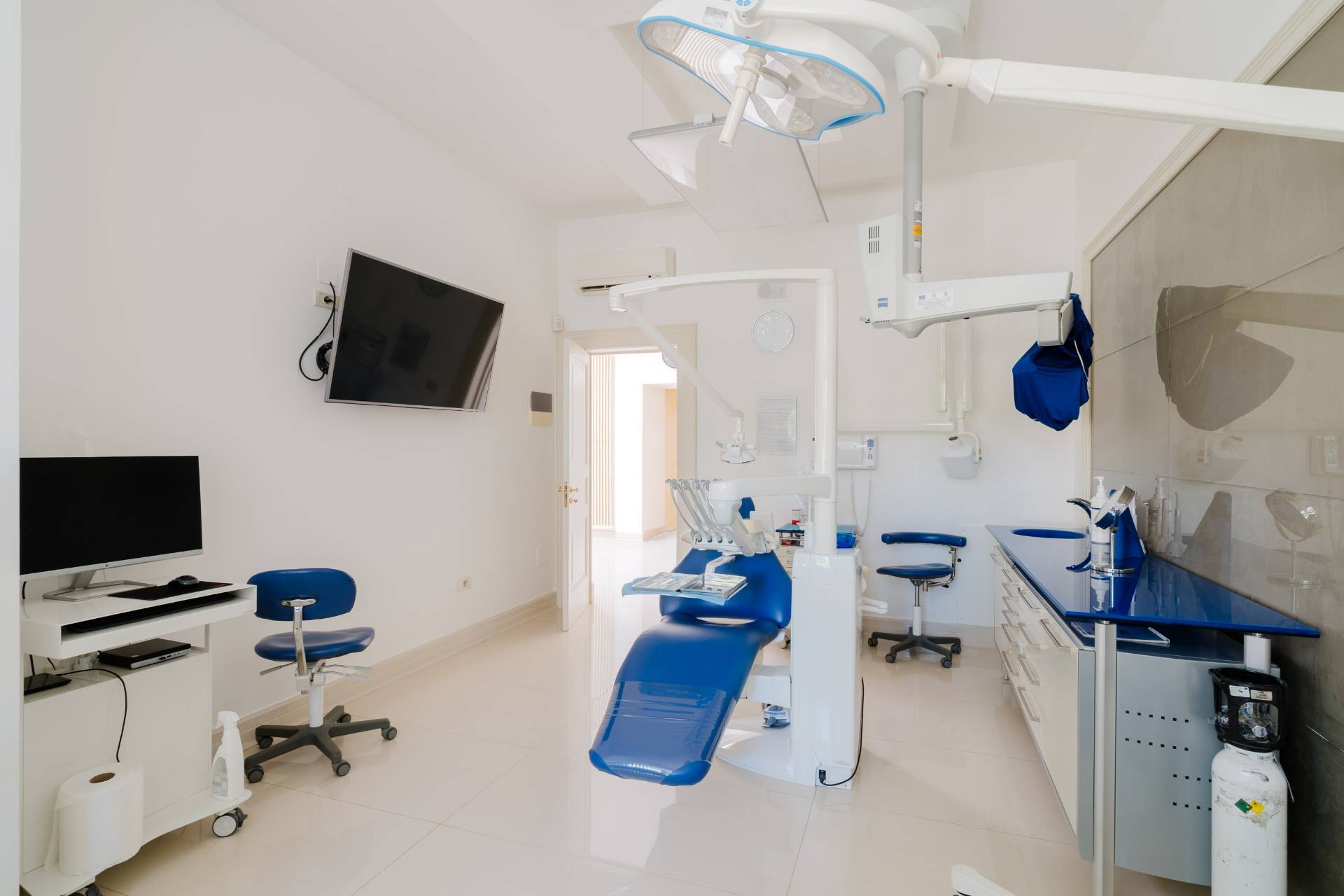 Molfetta, Bari, 70056, IT, 3 Bedrooms Bedrooms, ,4 BathroomsBathrooms,Residential,For Sale,1988051