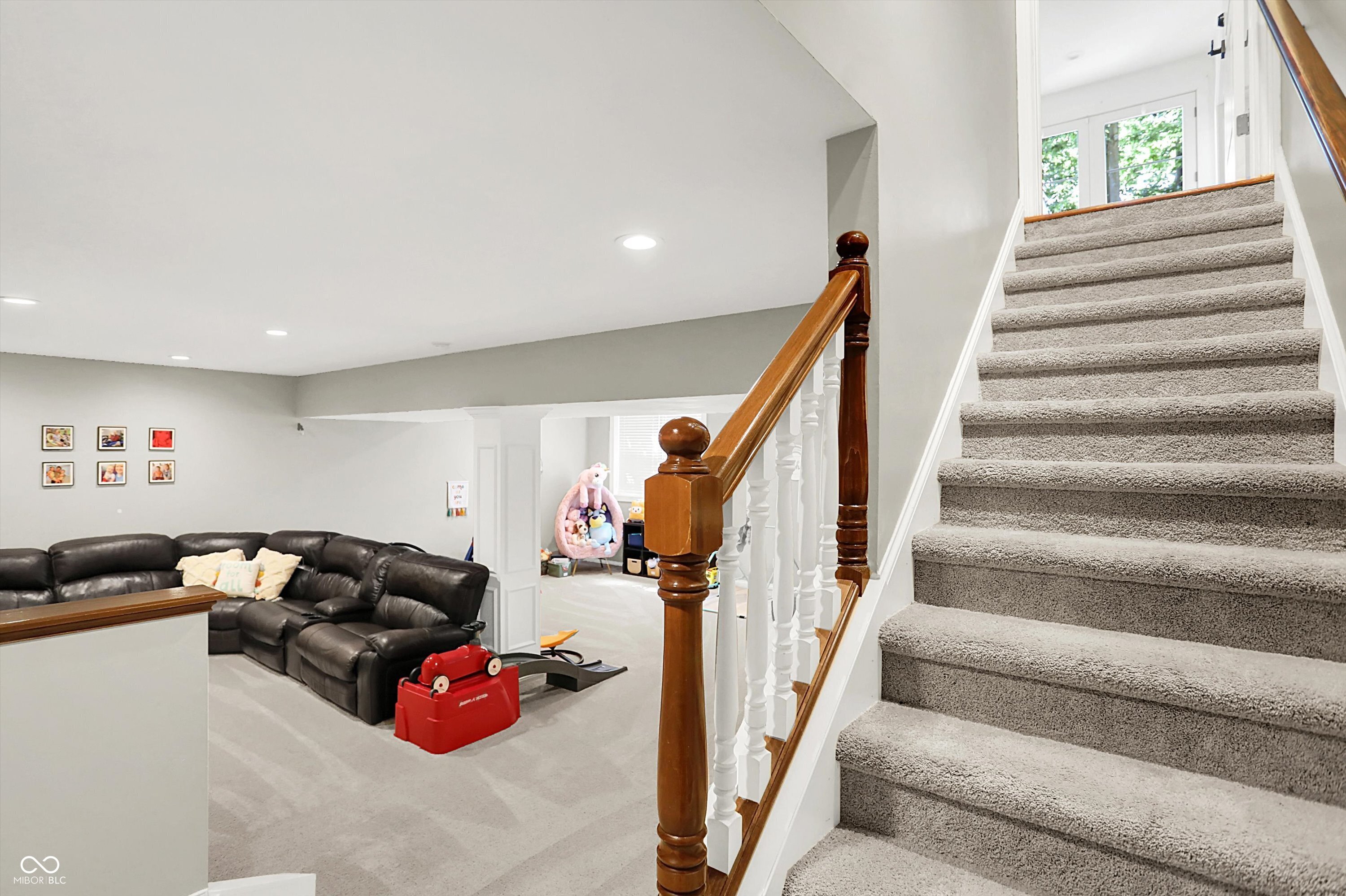 Greenwood, Indiana, 46142, United States, 4 Bedrooms Bedrooms, ,4 BathroomsBathrooms,Residential,For Sale,1910487