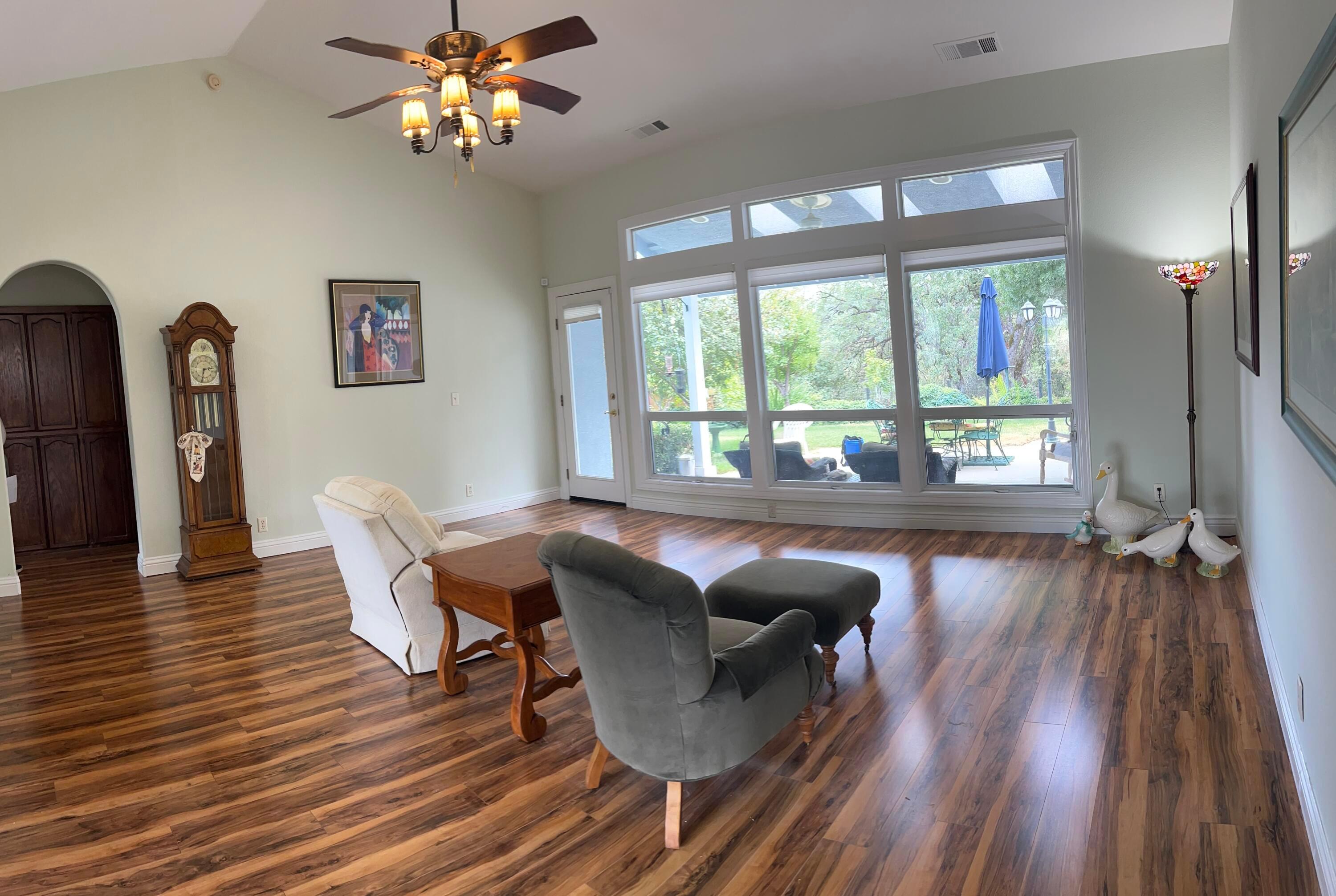 Redding, California, 96001, United States, 3 Bedrooms Bedrooms, ,2 BathroomsBathrooms,Residential,For Sale,1949690