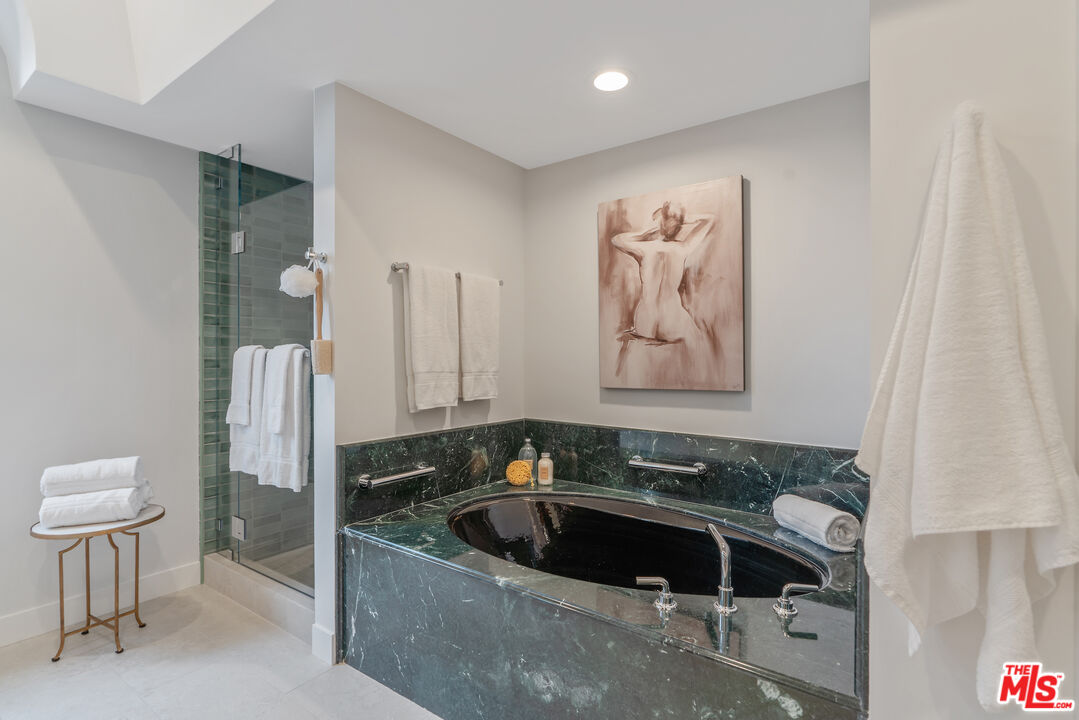 Los Angeles, California, 90067, United States, 2 Bedrooms Bedrooms, ,3 BathroomsBathrooms,Residential,For Sale,1901982