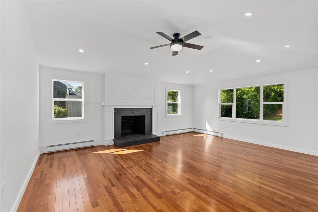 Plymouth, Massachusetts, 02360, United States, 4 Bedrooms Bedrooms, ,4 BathroomsBathrooms,Residential,For Sale,1981887