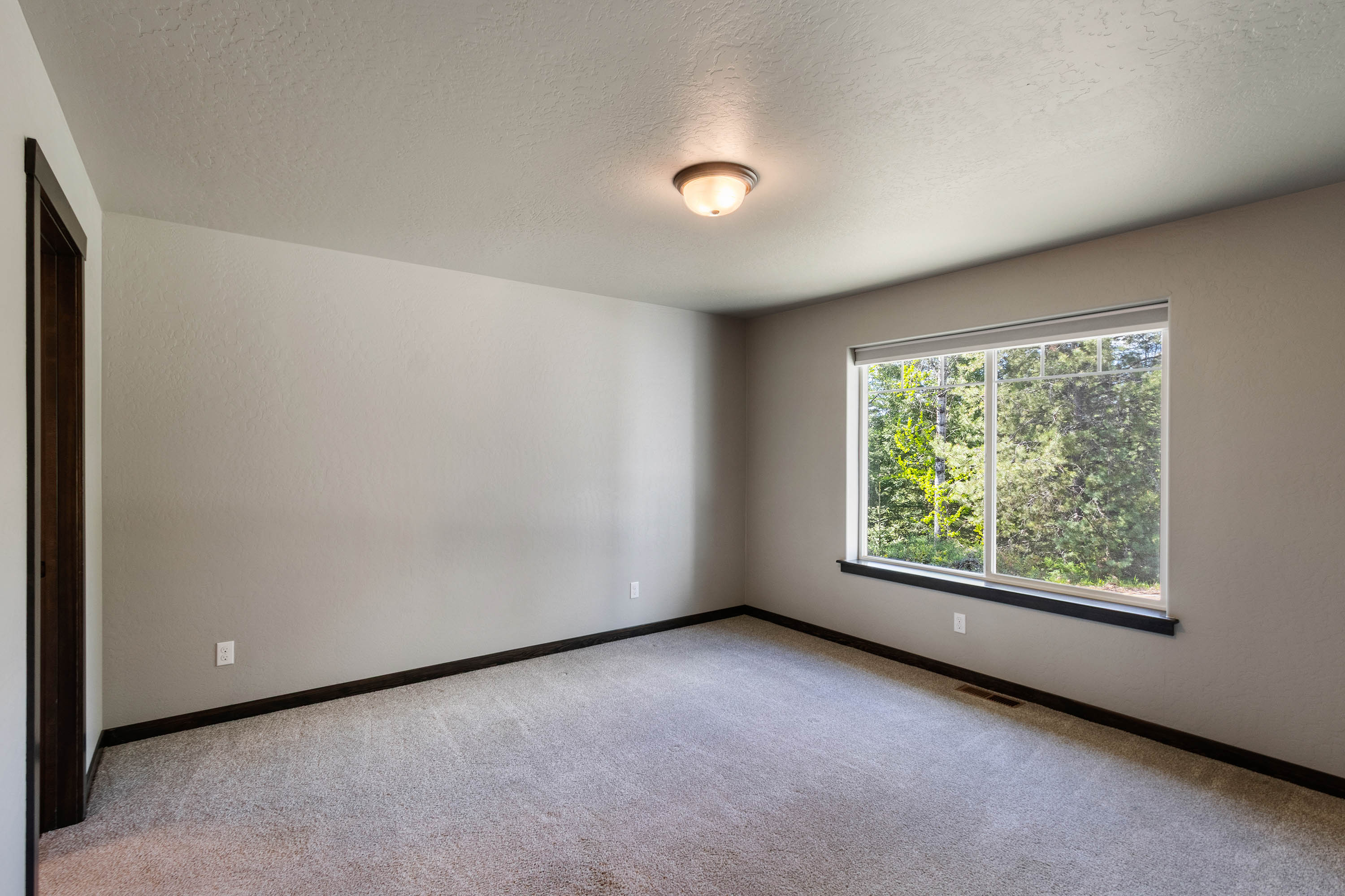 Sagle, Idaho, 83860, United States, 3 Bedrooms Bedrooms, ,2 BathroomsBathrooms,Residential,For Sale,1996409