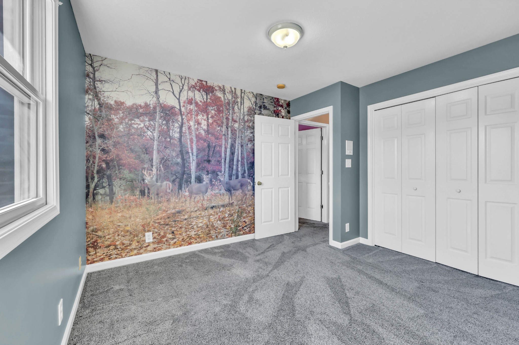 Clarksville, Tennessee, 37043, United States, 4 Bedrooms Bedrooms, ,4 BathroomsBathrooms,Residential,For Sale,1989948