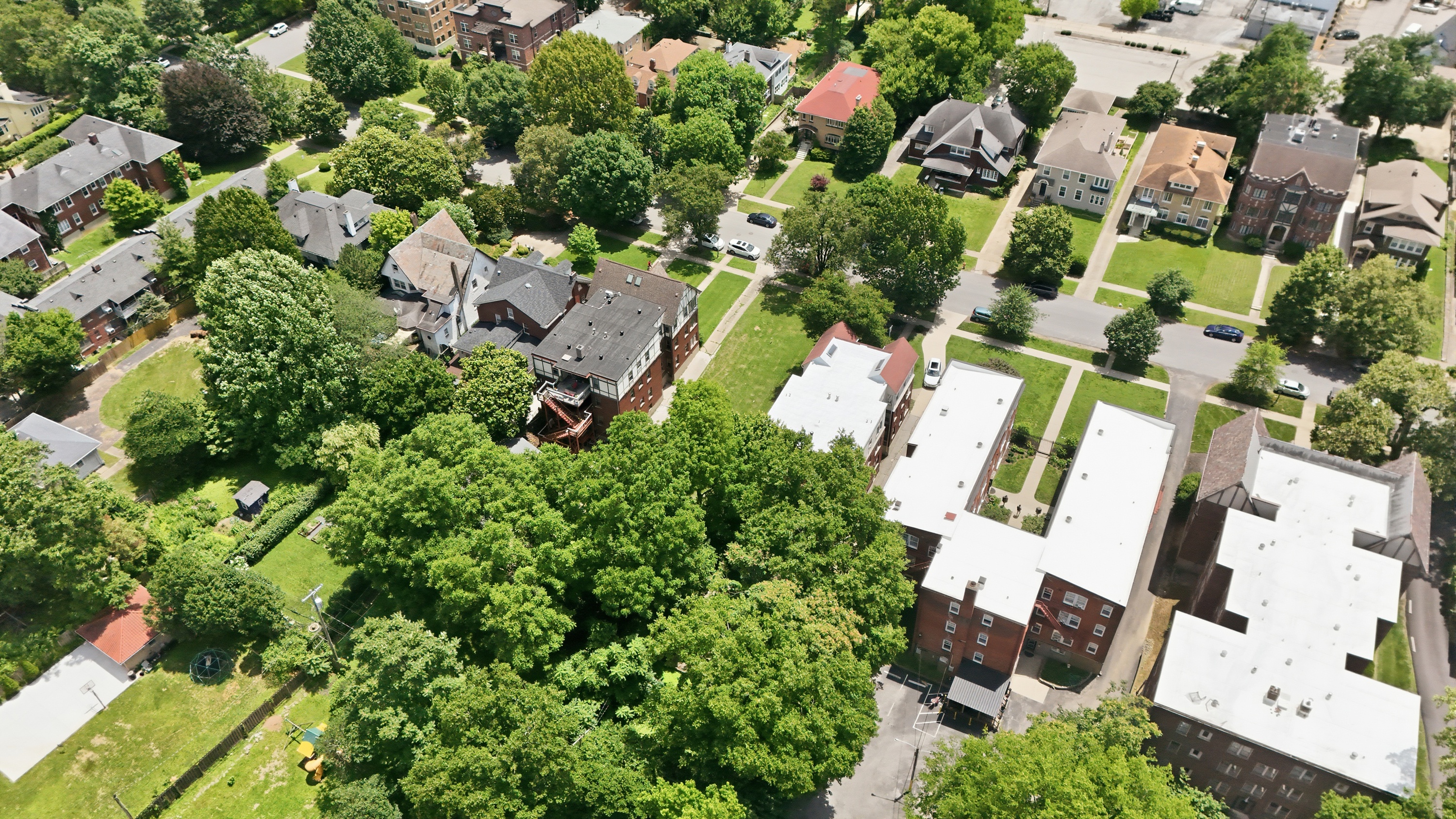  2055 Douglass Boulevard, Louisville, KY 40205 - 物件實景