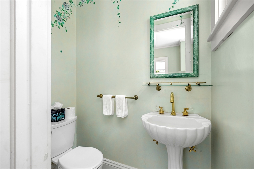 Hingham, Massachusetts, 02043, United States, 5 Bedrooms Bedrooms, ,5 BathroomsBathrooms,Residential,For Sale,1901935