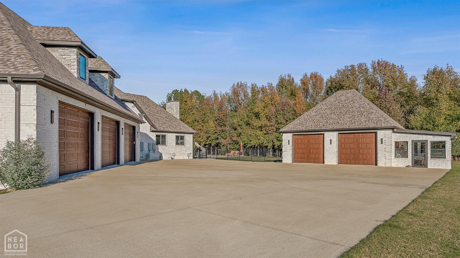 Jonesboro, Arkansas, 72405, United States, 5 Bedrooms Bedrooms, ,5 BathroomsBathrooms,Residential,For Sale,1983308