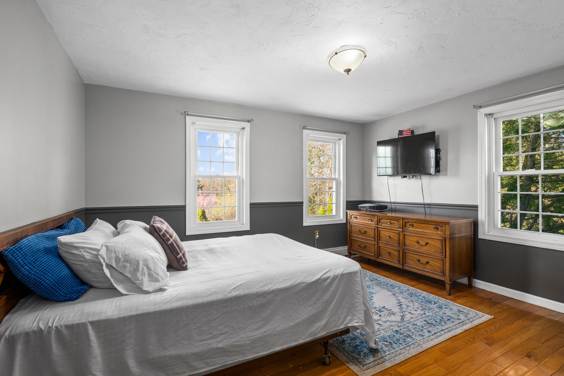  387 West Main Street, Millbury, MA 01527 - 物件實景