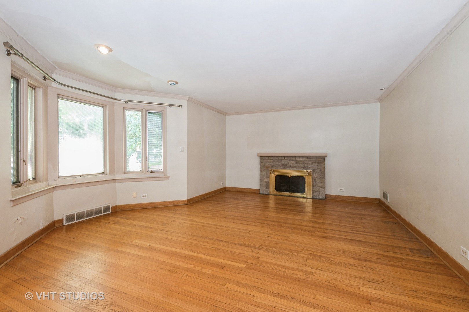 Chicago, Illinois, 60643, United States, 4 Bedrooms Bedrooms, ,3 BathroomsBathrooms,Residential,For Sale,1910863