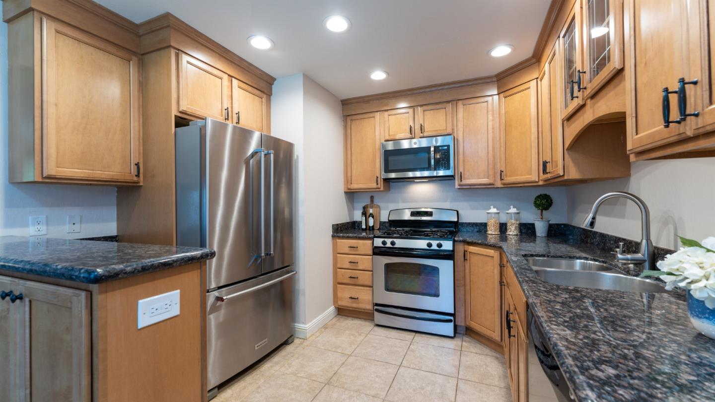 San Mateo, California, 94403, United States, 3 Bedrooms Bedrooms, ,1 BathroomBathrooms,Residential,For Sale,1879079