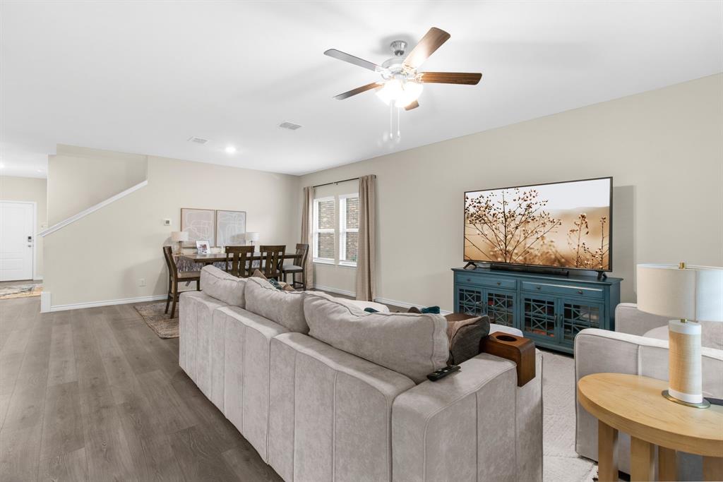 Little Elm, Texas, 75068, United States, 4 Bedrooms Bedrooms, ,3 BathroomsBathrooms,Residential,For Sale,1826722