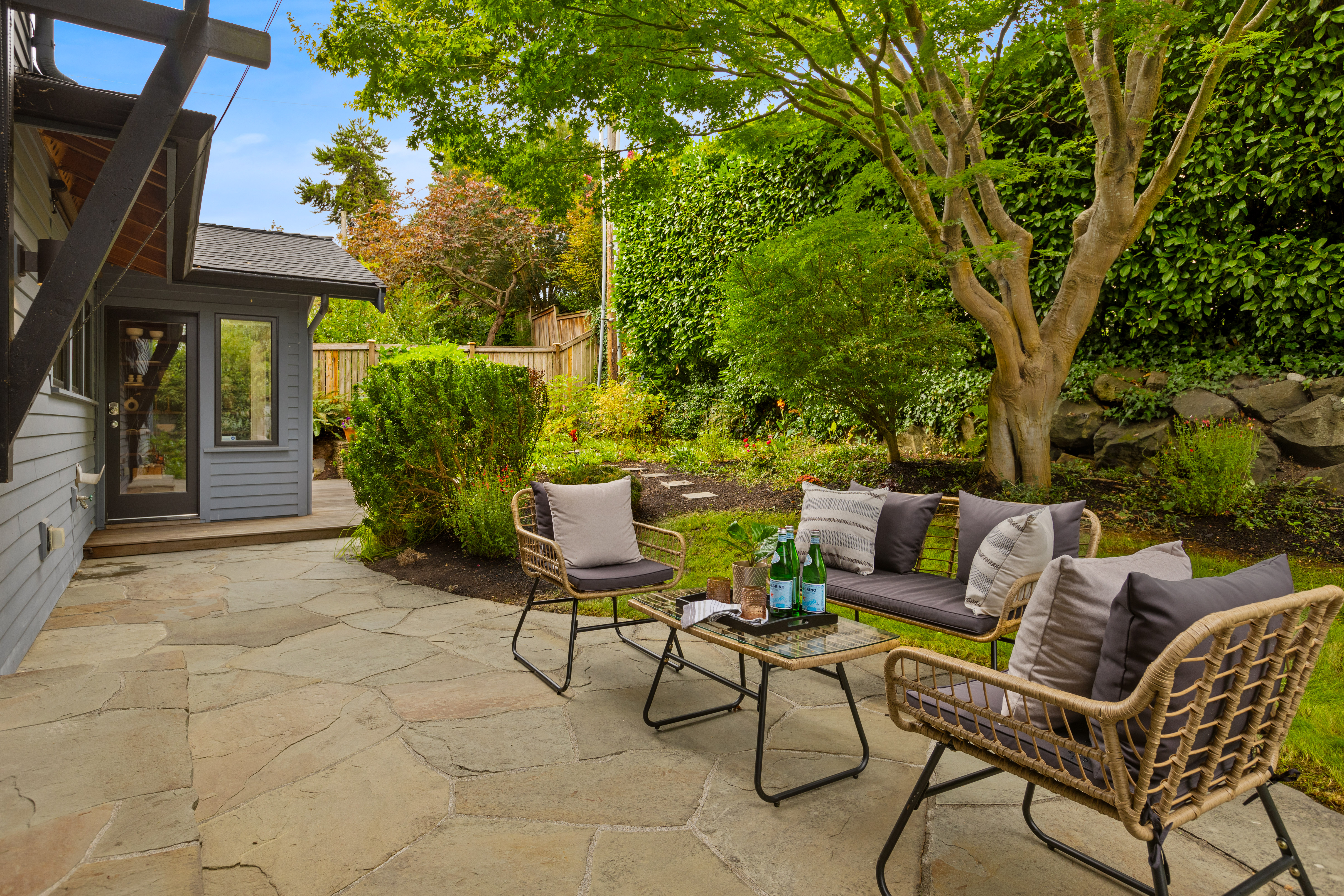  2223 39th Ave E, Seattle, WA 98112 - 物件實景