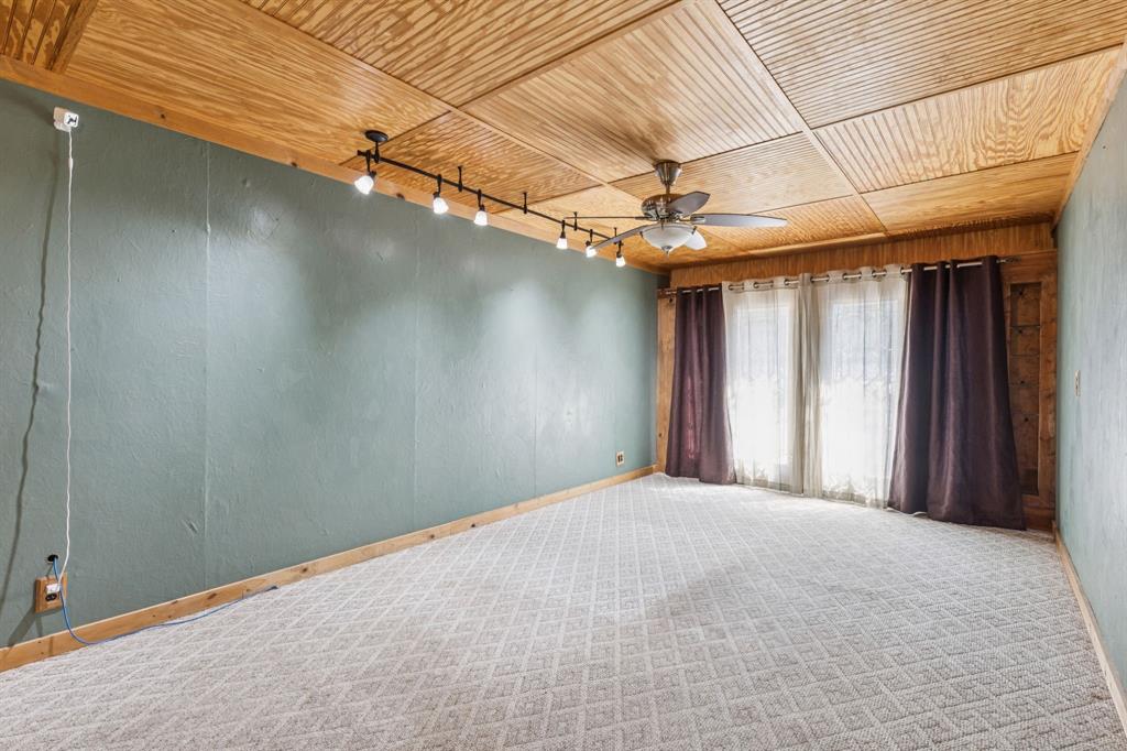 Pottsboro, Texas, 75076, United States, 3 Bedrooms Bedrooms, ,4 BathroomsBathrooms,Residential,For Sale,1949804