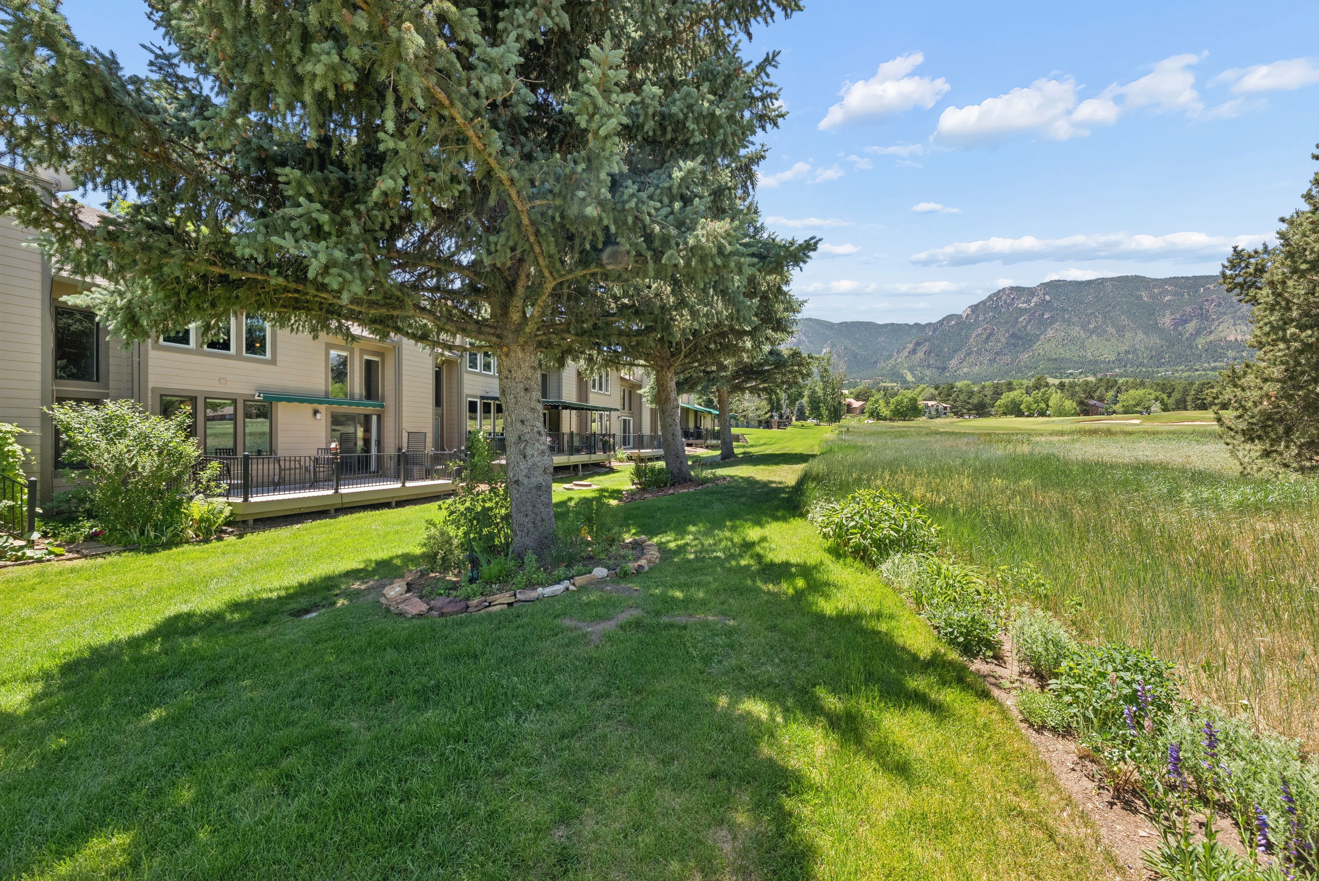  Fairway Living with Front-Row Mountain Views - 物件實景