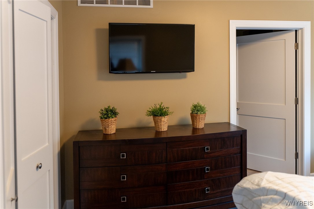 Mansfield, New York, 14731, United States, 4 Bedrooms Bedrooms, ,5 BathroomsBathrooms,Residential,For Sale,1976041