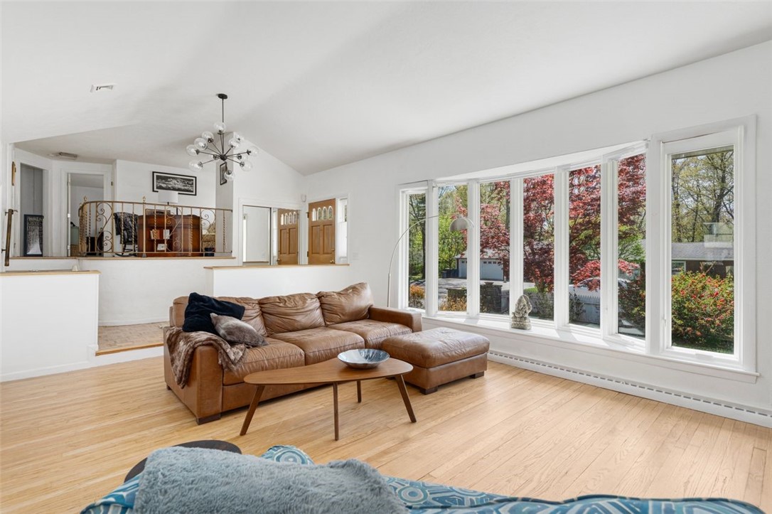 Warwick, Rhode Island, 02886, United States, 4 Bedrooms Bedrooms, ,2 BathroomsBathrooms,Residential,For Sale,1918180