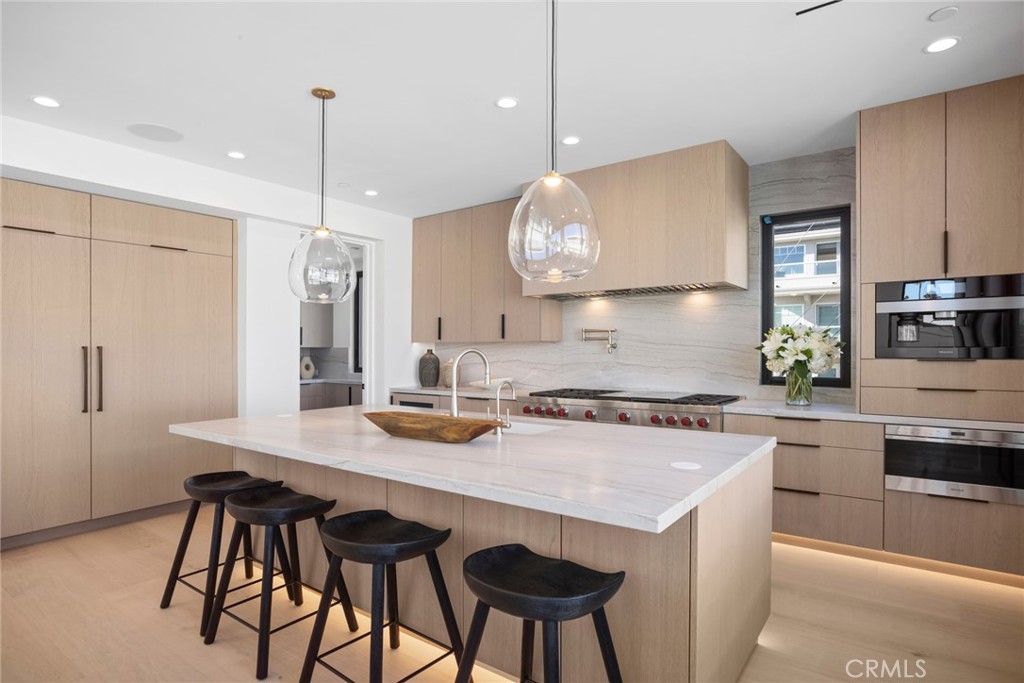 Corona del Mar, California, 92625, United States, 4 Bedrooms Bedrooms, ,5 BathroomsBathrooms,Residential,For Sale,1903577