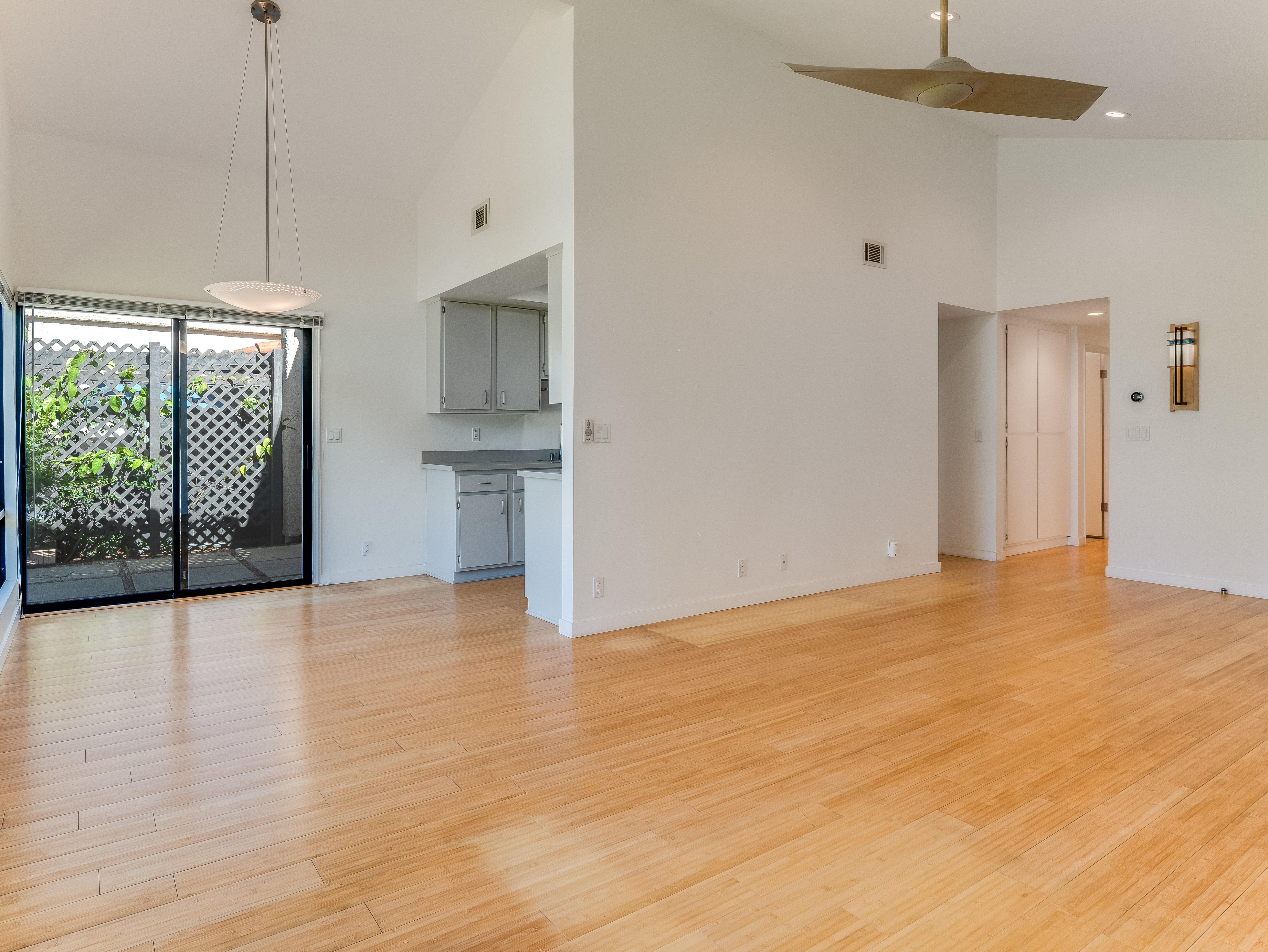  Single-Level Los Verdes Park Home with Hillside Views - 物件實景