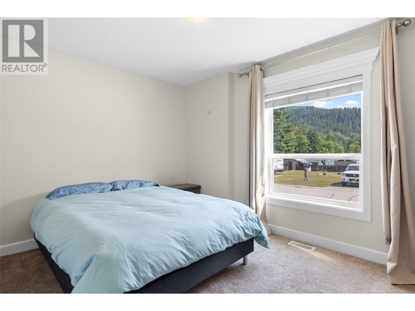 REVELSTOKE, British Columbia, V0E 2S1, CA, 2 Bedrooms Bedrooms, ,2 BathroomsBathrooms,Residential,For Sale,1874403