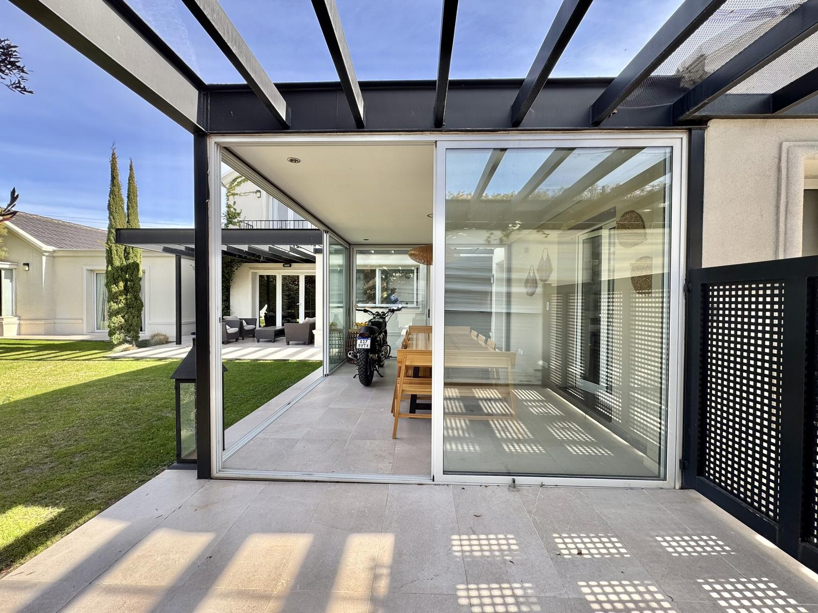 Godoy Cruz, AR-M, AR, 5 Bedrooms Bedrooms, ,4 BathroomsBathrooms,Residential,For Sale,1961859