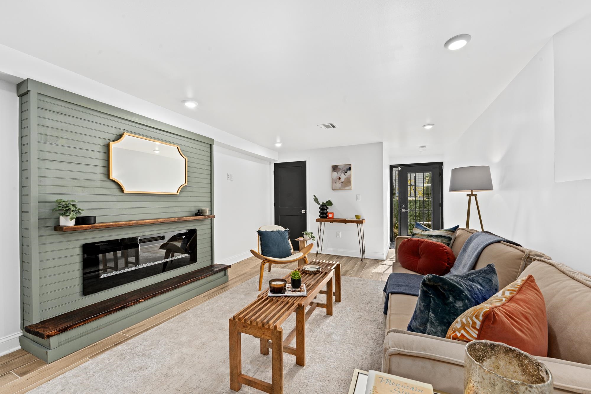 Jersey City, New Jersey, 07307, United States, 3 Bedrooms Bedrooms, ,3 BathroomsBathrooms,Residential,For Sale,1965094