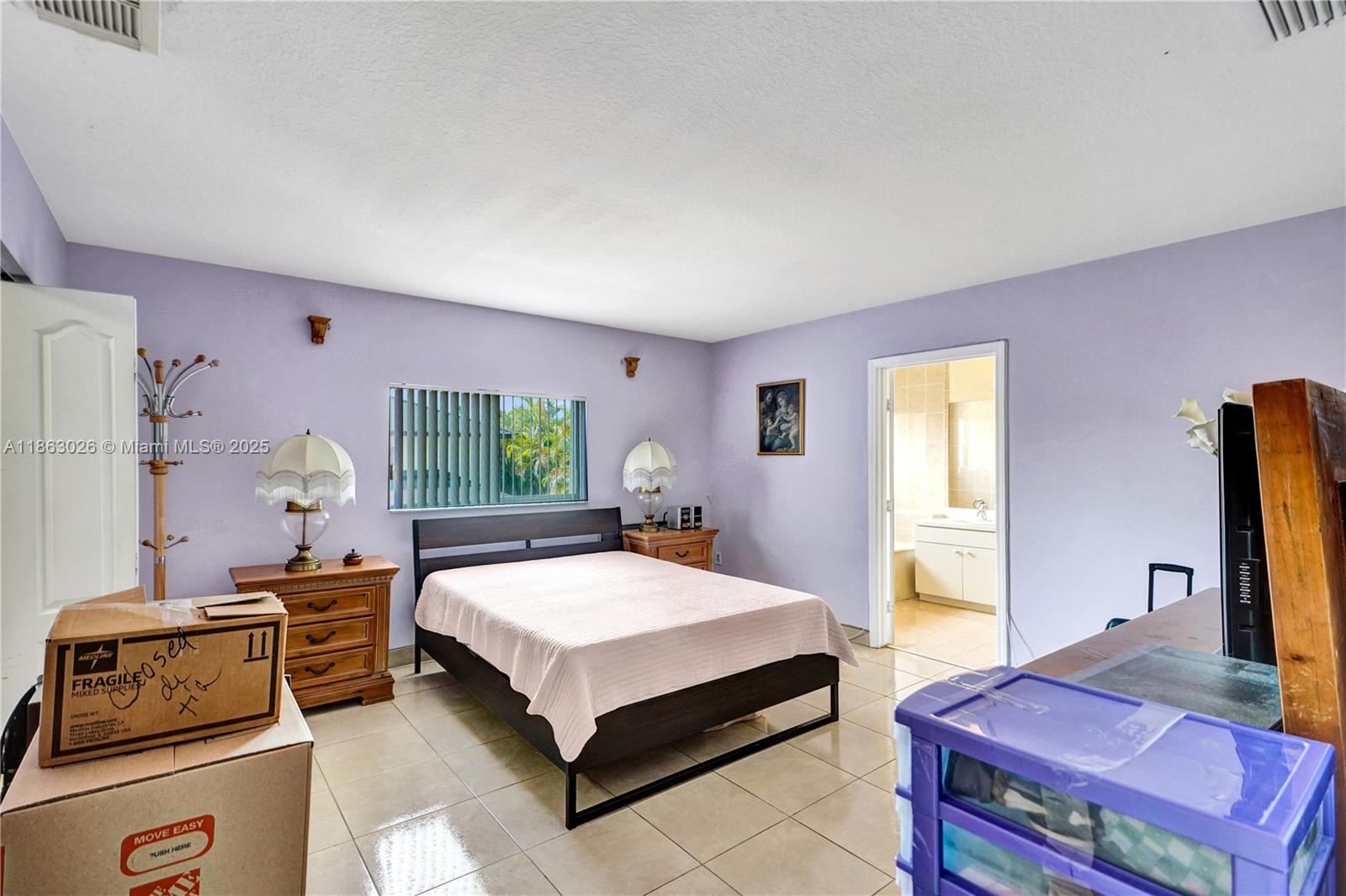Miami, Florida, 33187, United States, 4 Bedrooms Bedrooms, ,3 BathroomsBathrooms,Residential,For Sale,1926349