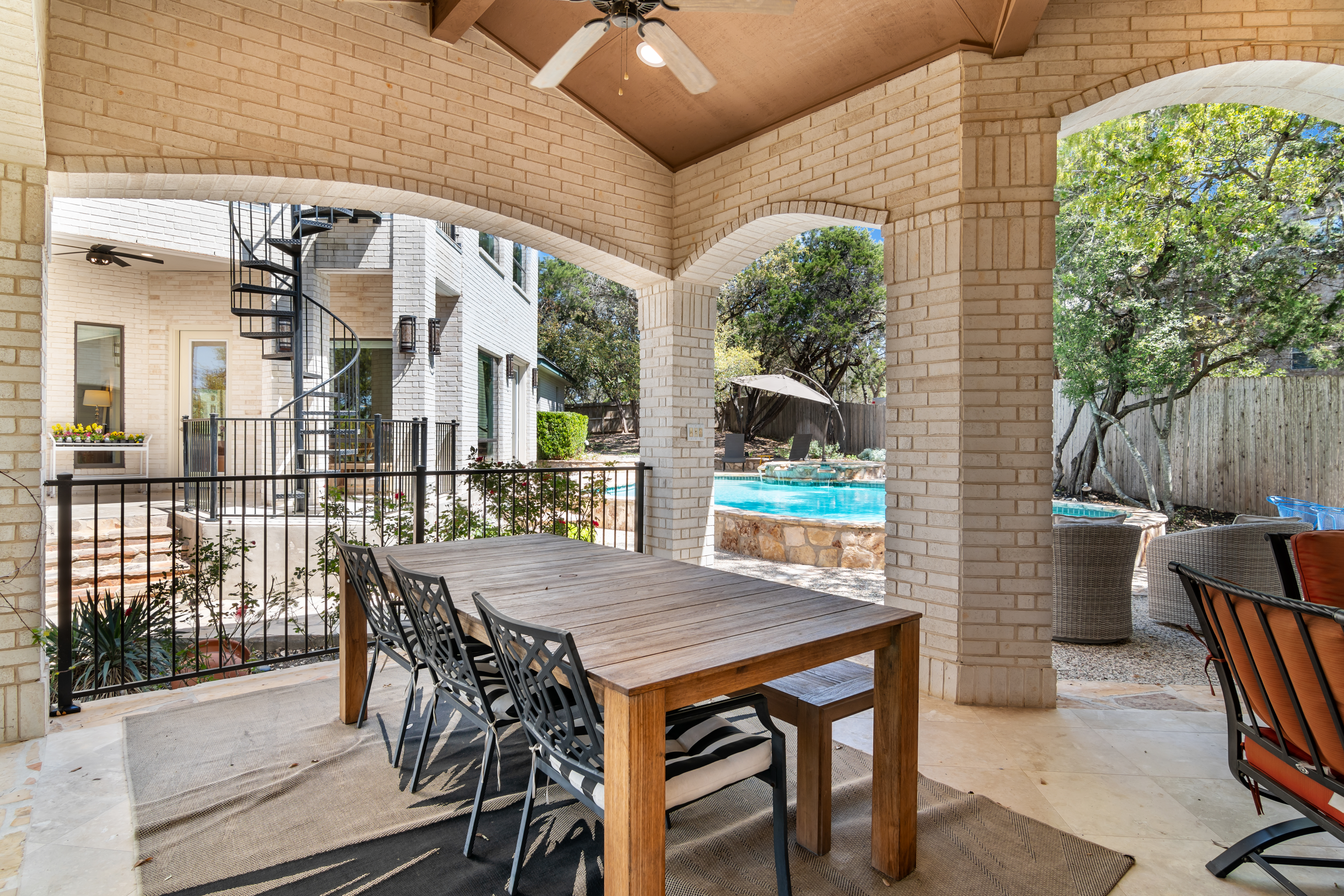  Luxury Living with Hilltop Views - 物件實景