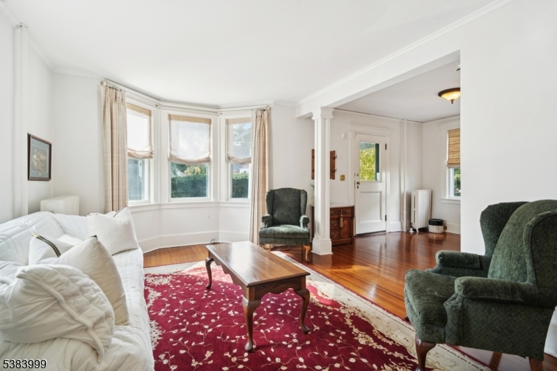 Millburn Twp., New Jersey, 07078, United States, 3 Bedrooms Bedrooms, ,3 BathroomsBathrooms,Residential,For Sale,1988129