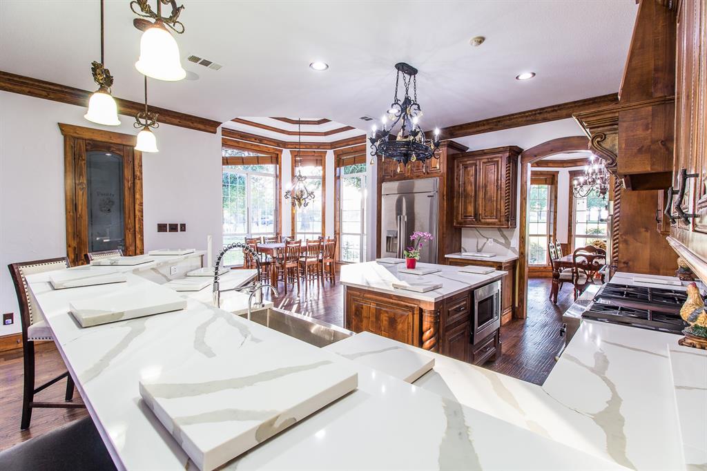 Italy, Texas, 76651, United States, 8 Bedrooms Bedrooms, ,6 BathroomsBathrooms,Residential,For Sale,1975477