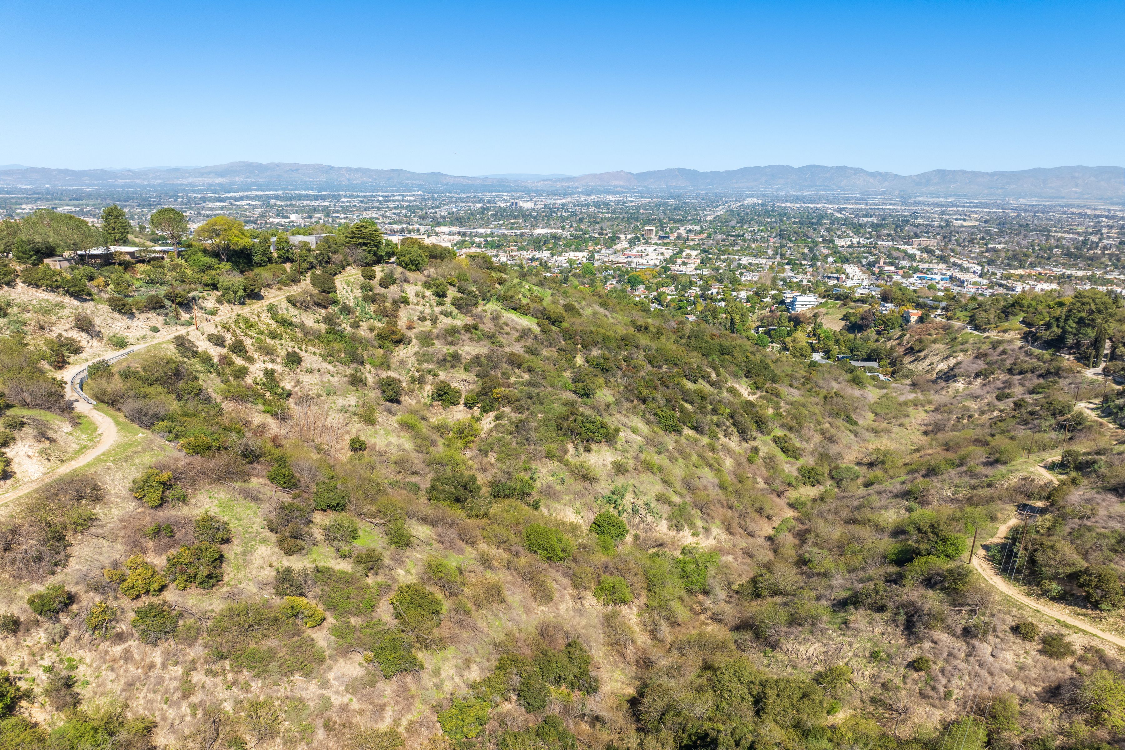  13511 Mulholland Dr - 物件實景