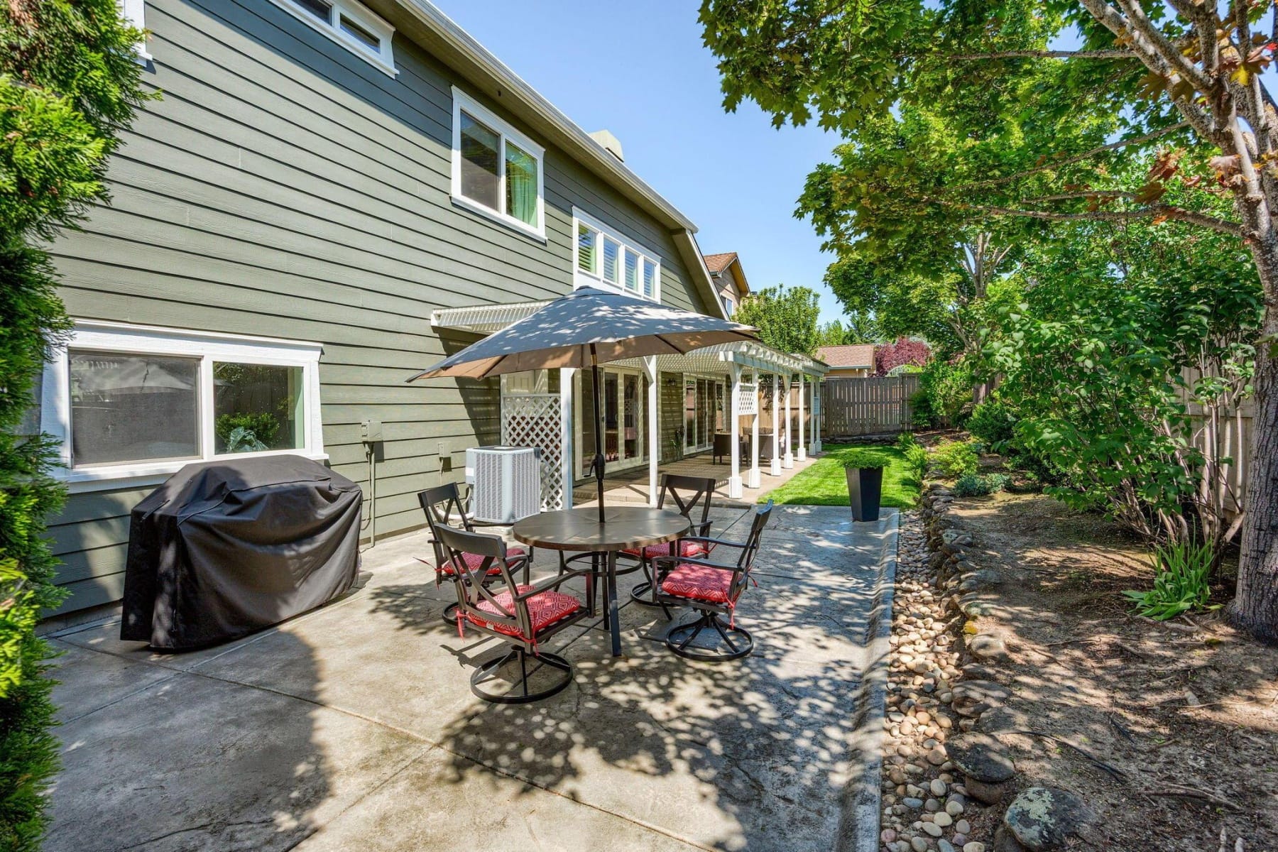  210 Bellerive Drive Eagle Point, OR 97524 - 物件實景