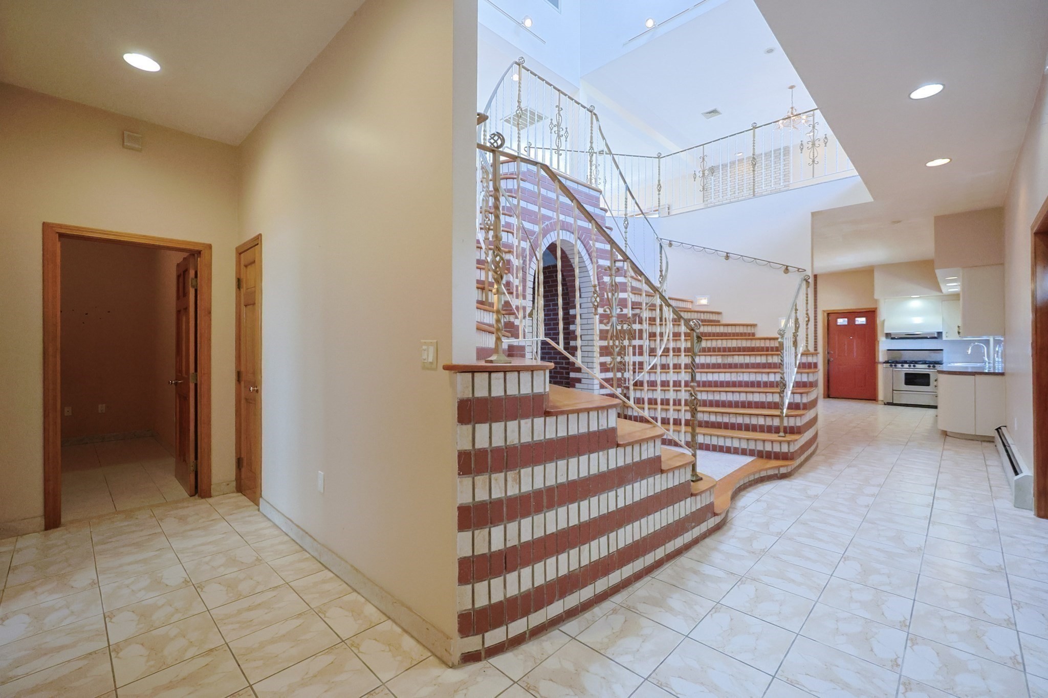 Revere, Massachusetts, 02151, United States, 4 Bedrooms Bedrooms, ,2 BathroomsBathrooms,Residential,For Sale,1934977