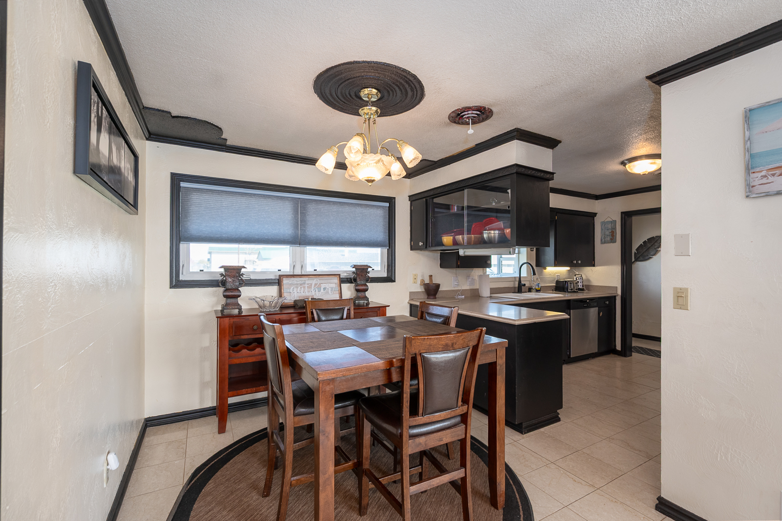 Moses Lake, Washington, 98837, United States, 3 Bedrooms Bedrooms, ,Residential,For Sale,1938109