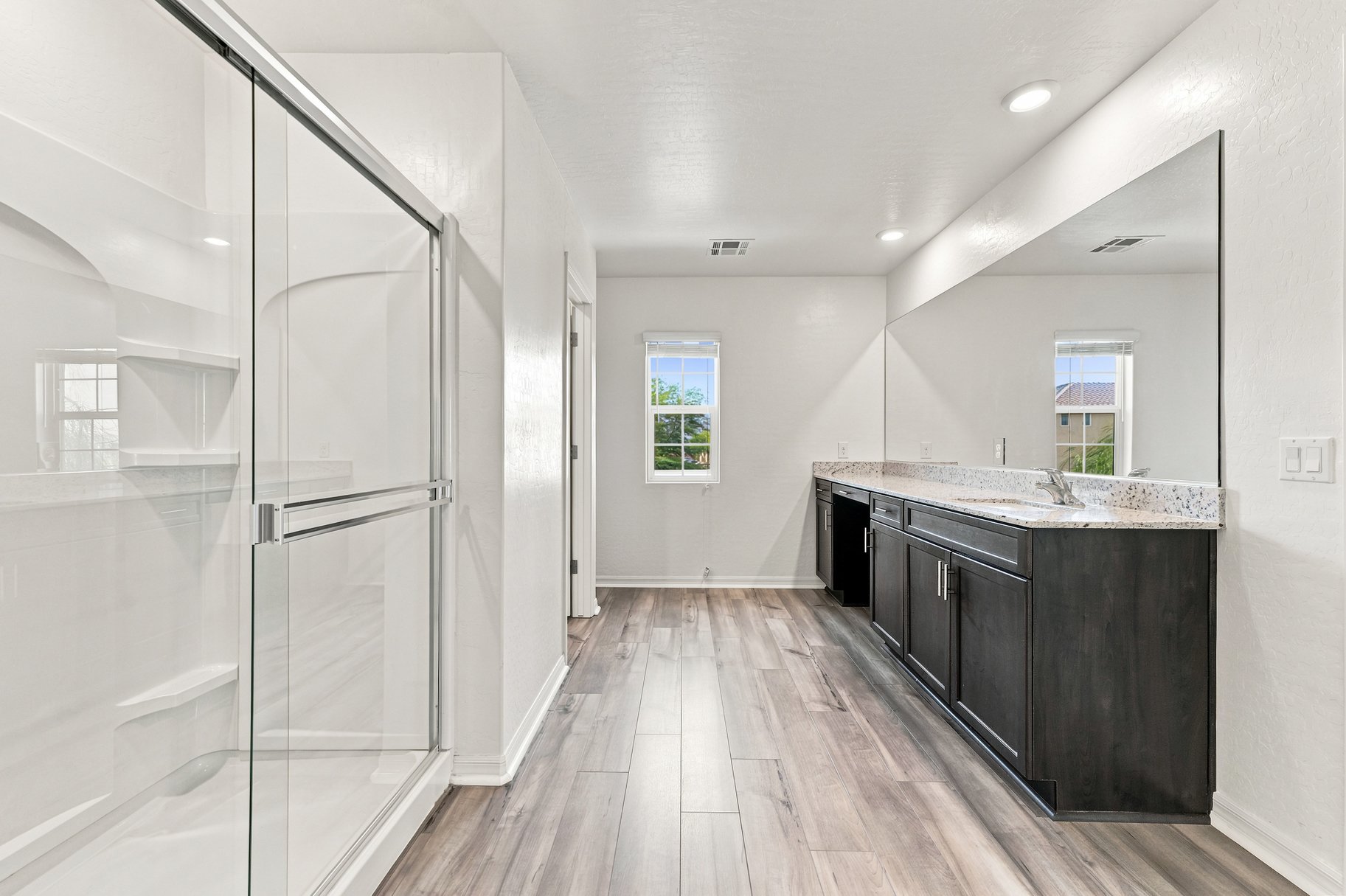  Move-In Ready Home with Great Investment Potential - 物件實景