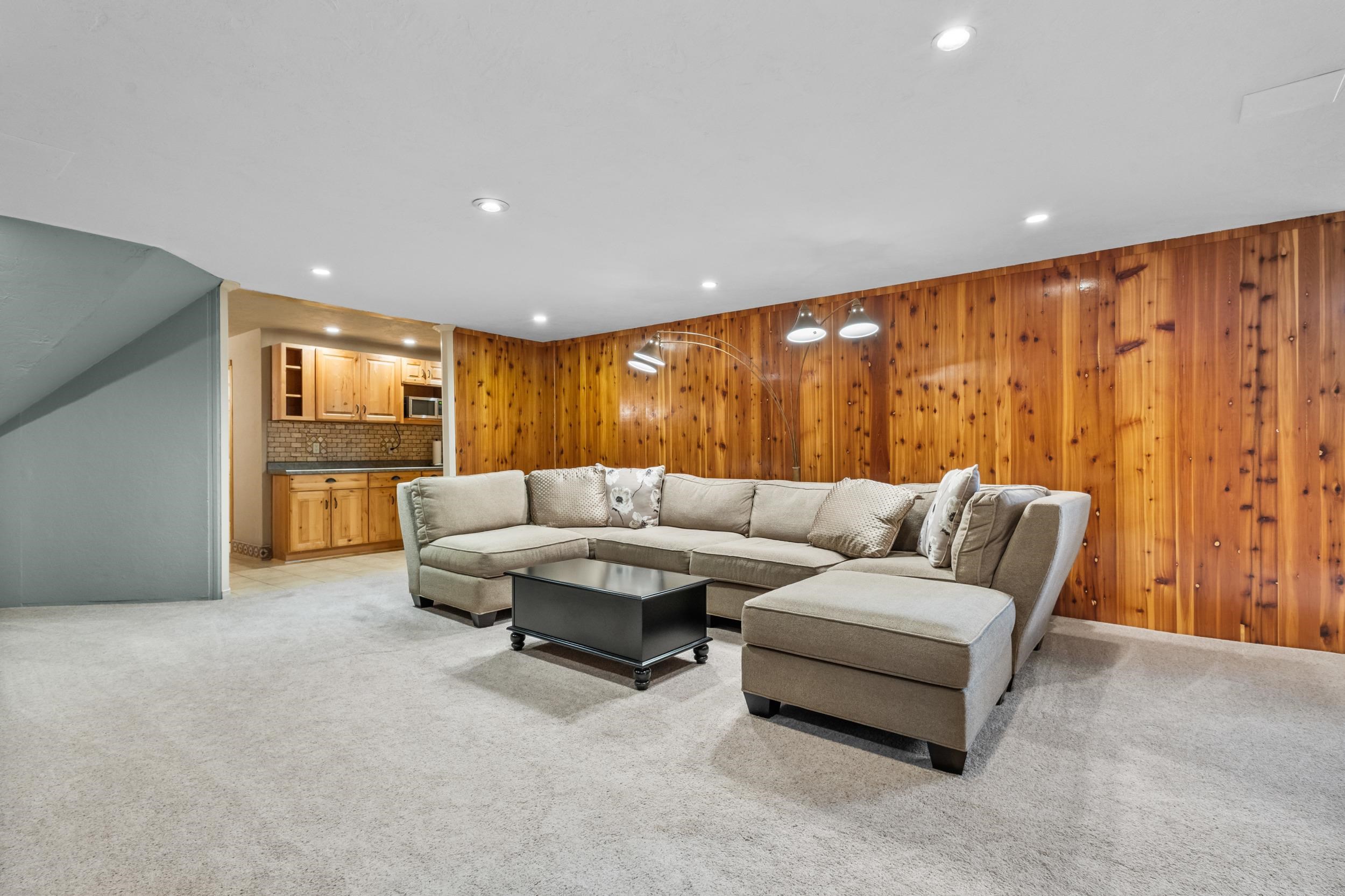 Neenah, Wisconsin, 54956, United States, 3 Bedrooms Bedrooms, ,4 BathroomsBathrooms,Residential,For Sale,1938221